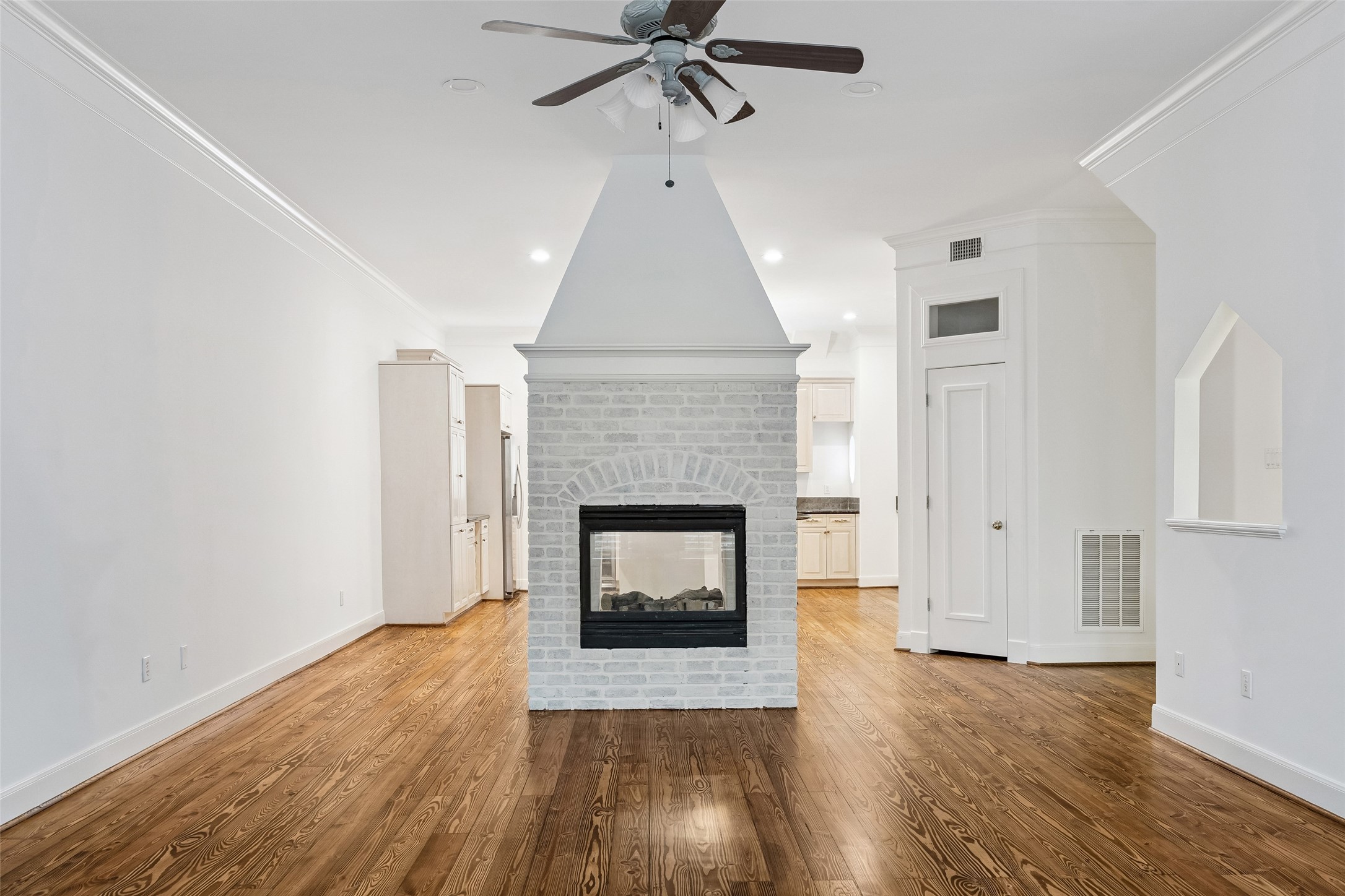 112 Detering Street Property Photo 7