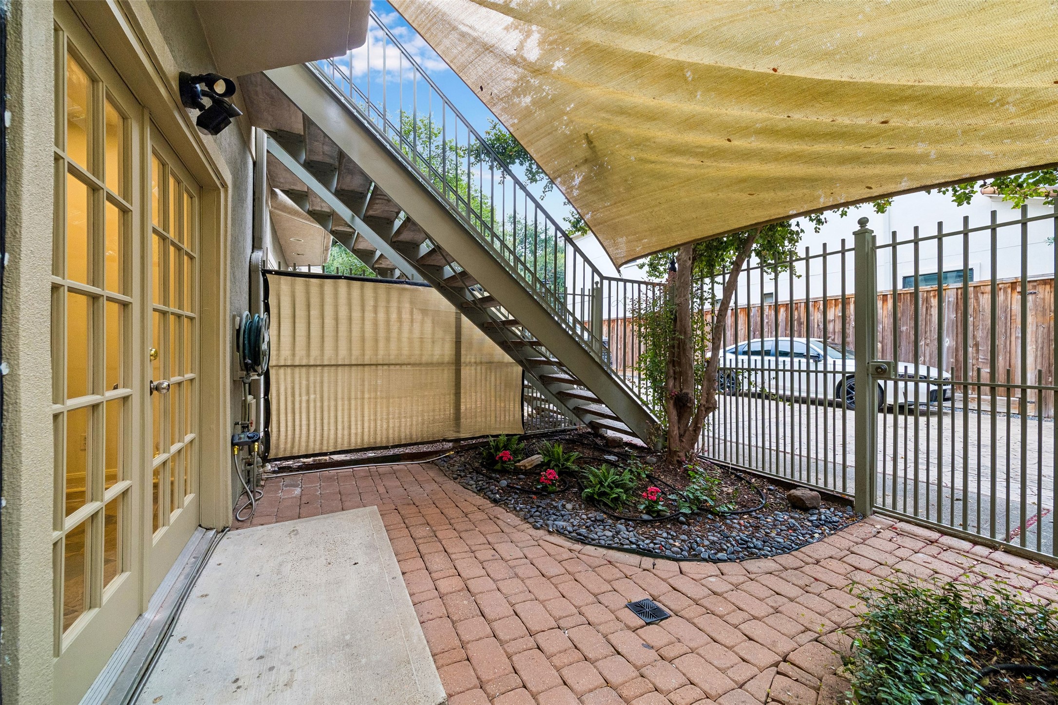 112 Detering Street Property Photo 21