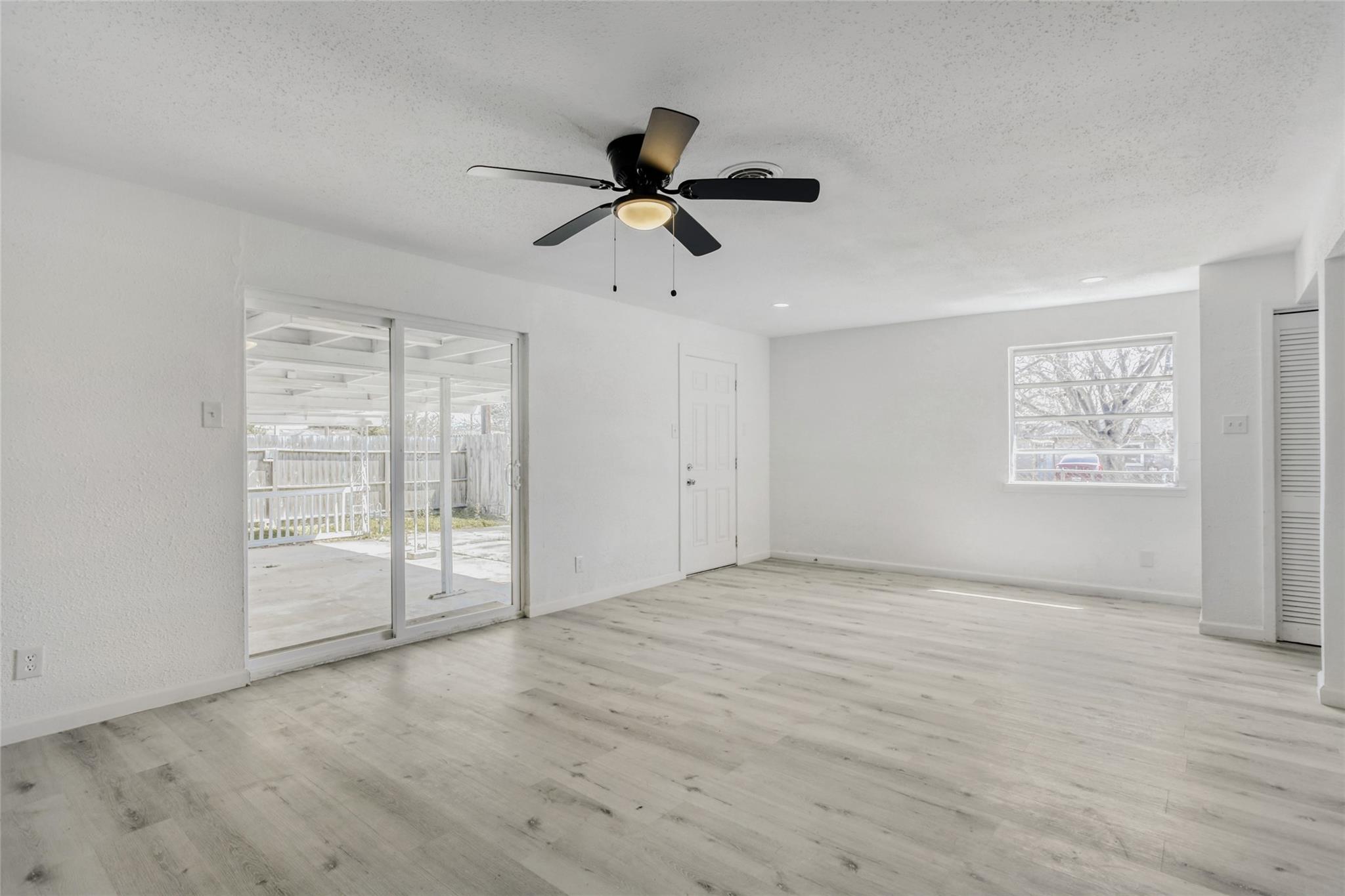 4843 Bricker Street, Houston Tx 77033 Property Photo 8