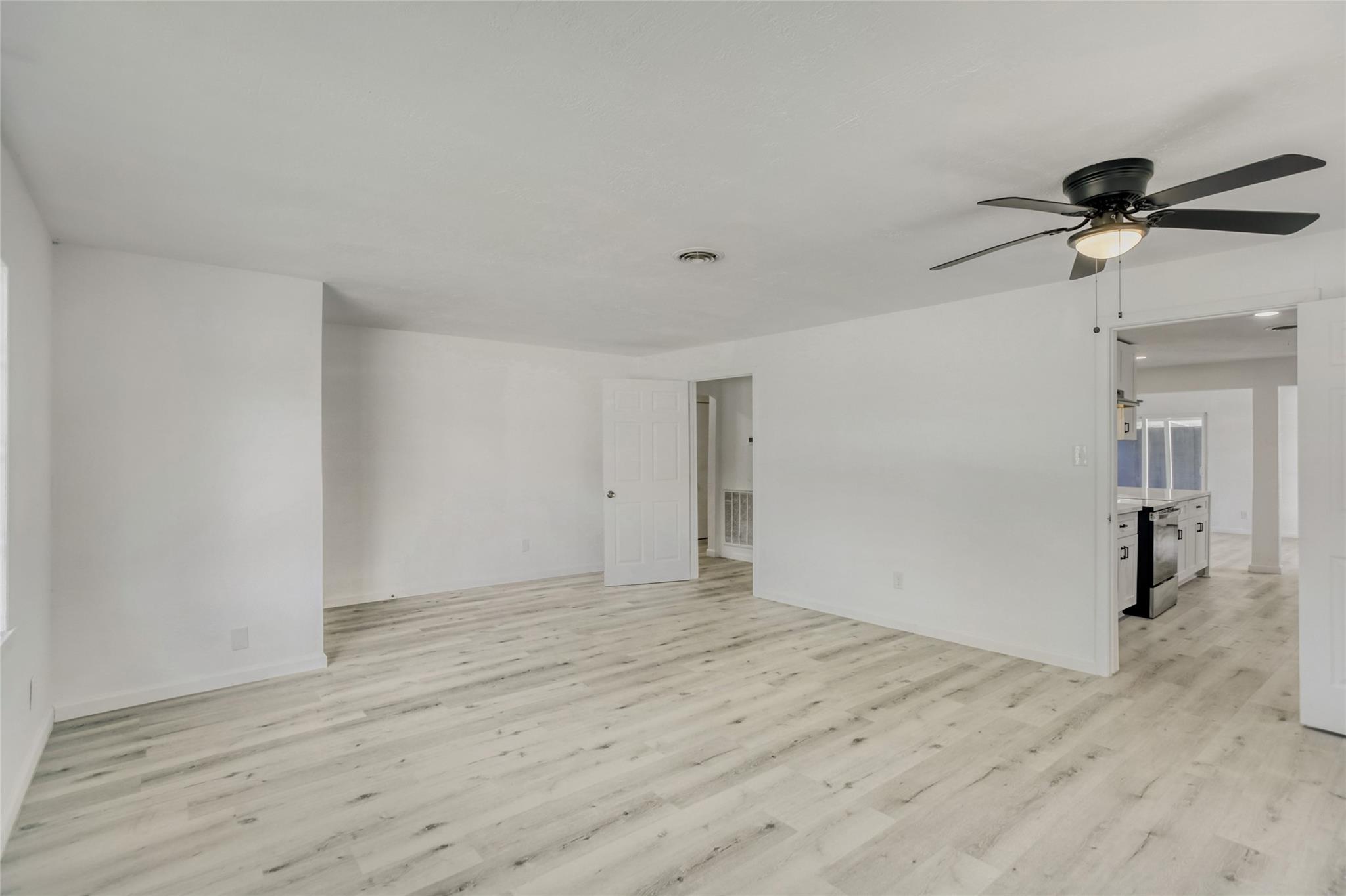 4843 Bricker Street, Houston Tx 77033 Property Photo 17