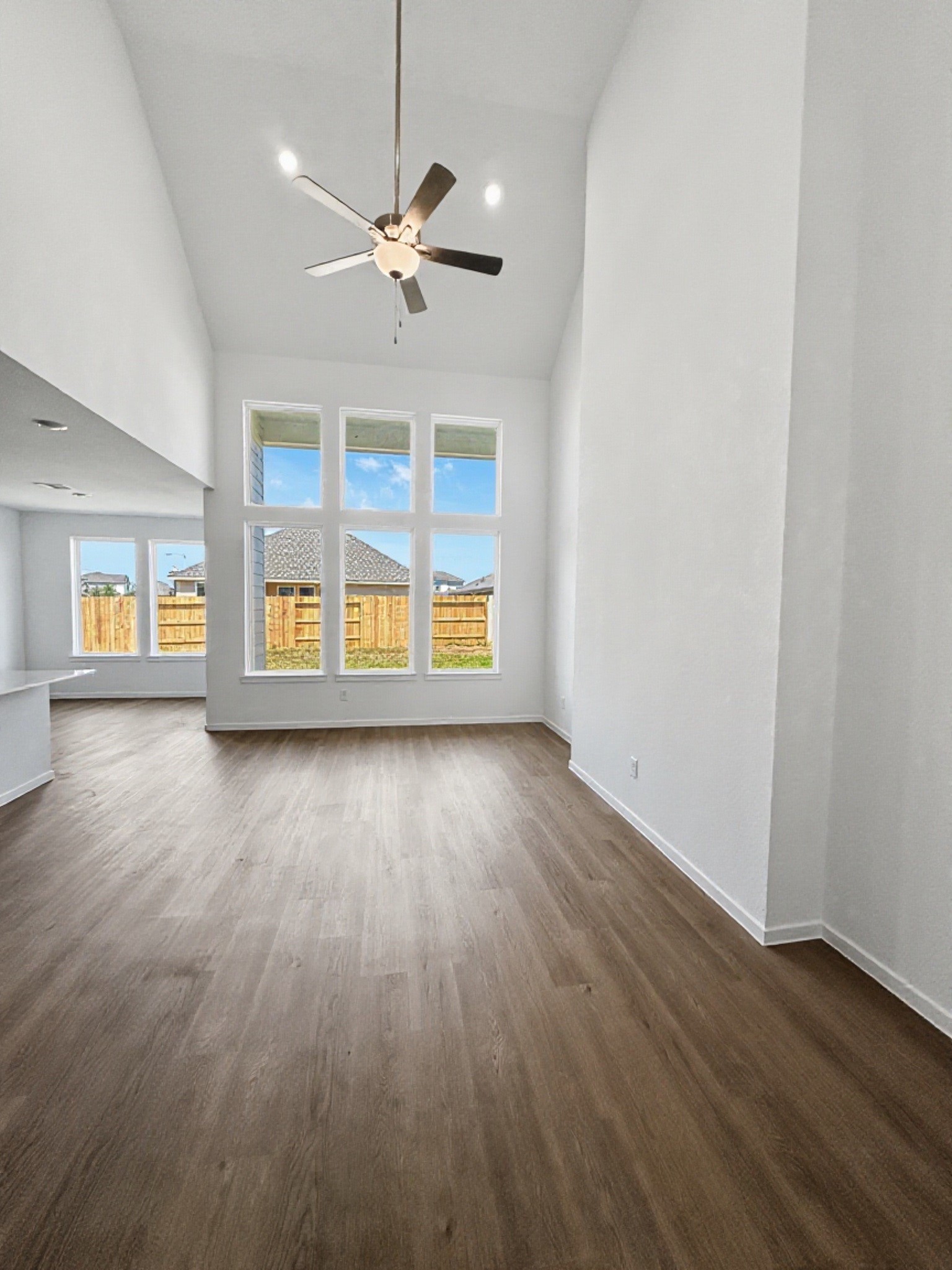 3230 Coral Bluff Drive Property Photo 4