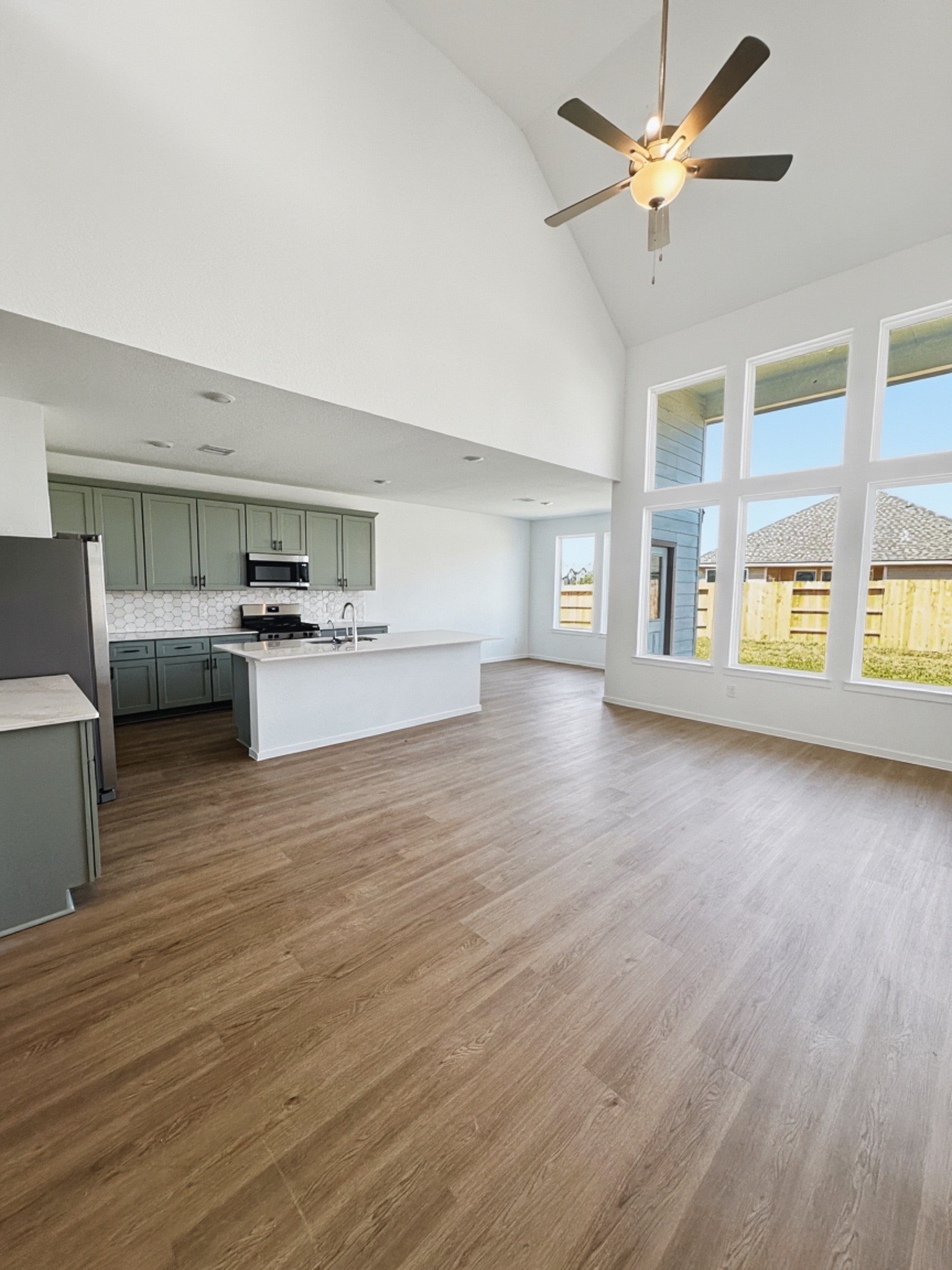 3230 Coral Bluff Drive Property Photo 5