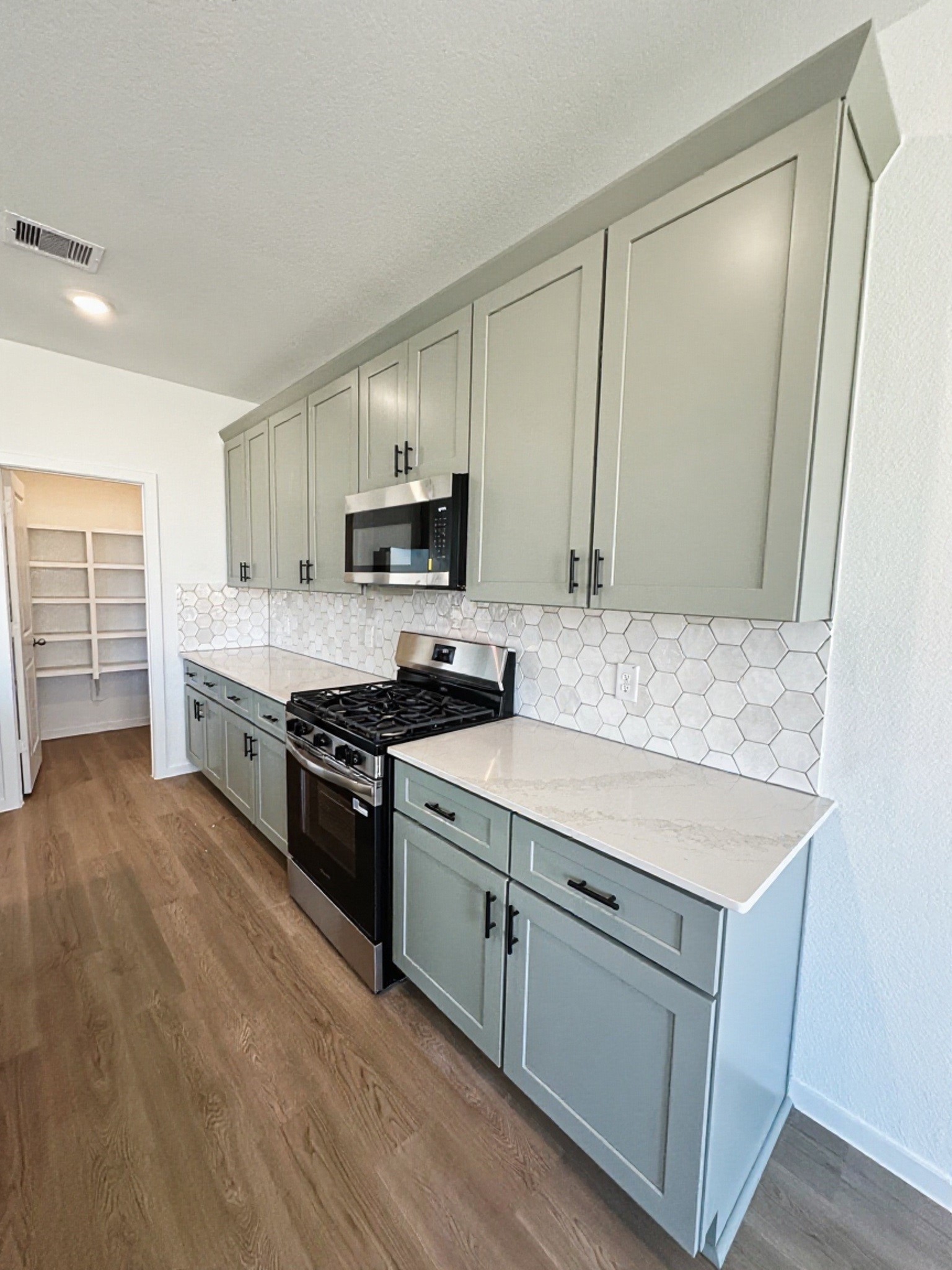 3230 Coral Bluff Drive Property Photo 7