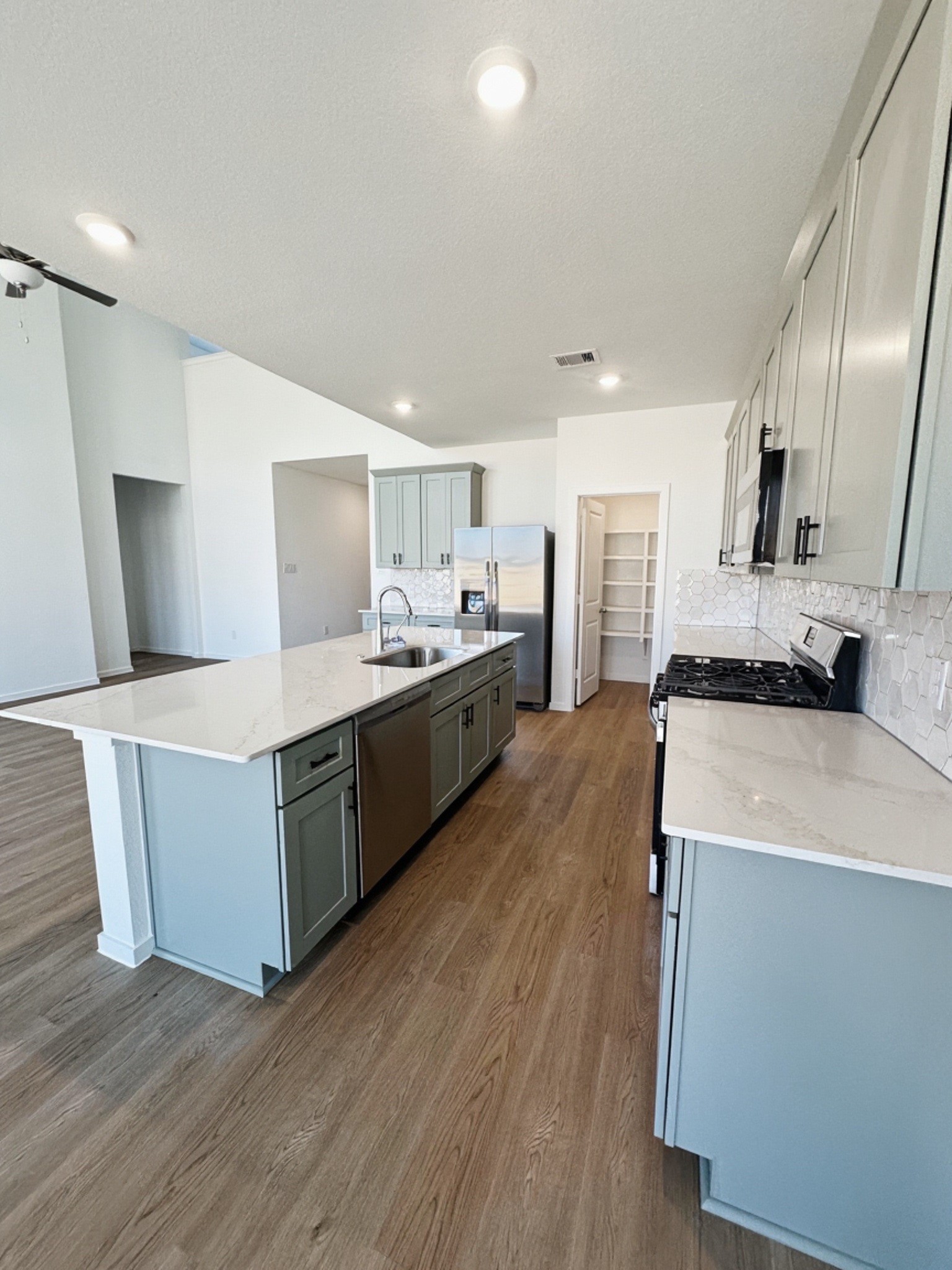 3230 Coral Bluff Drive Property Photo 8