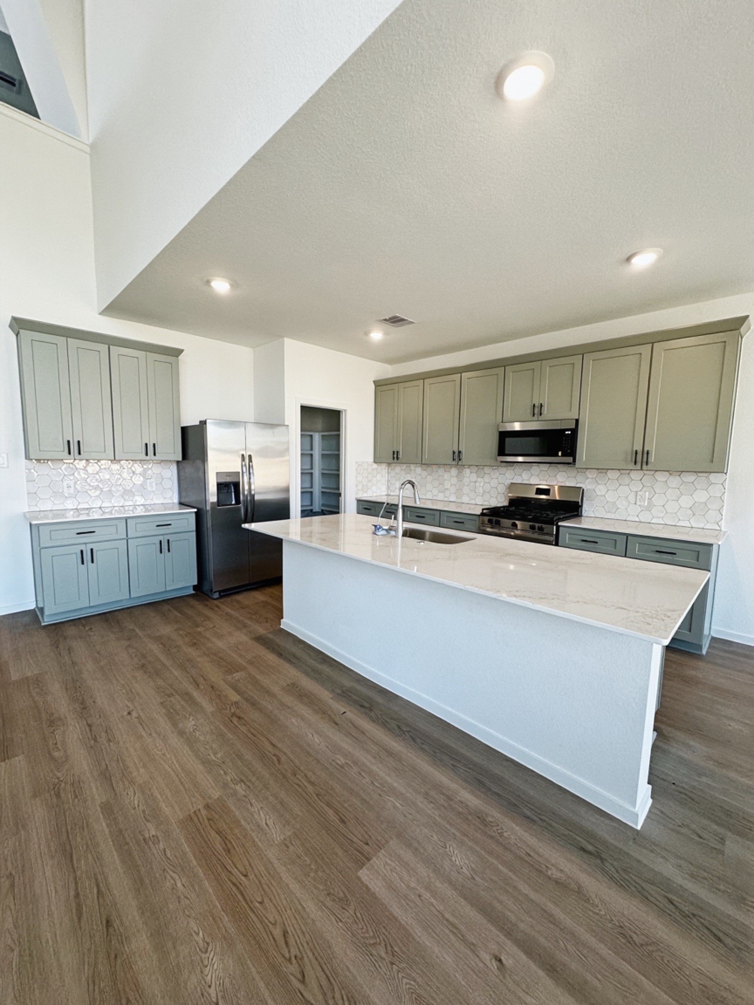 3230 Coral Bluff Drive Property Photo 9