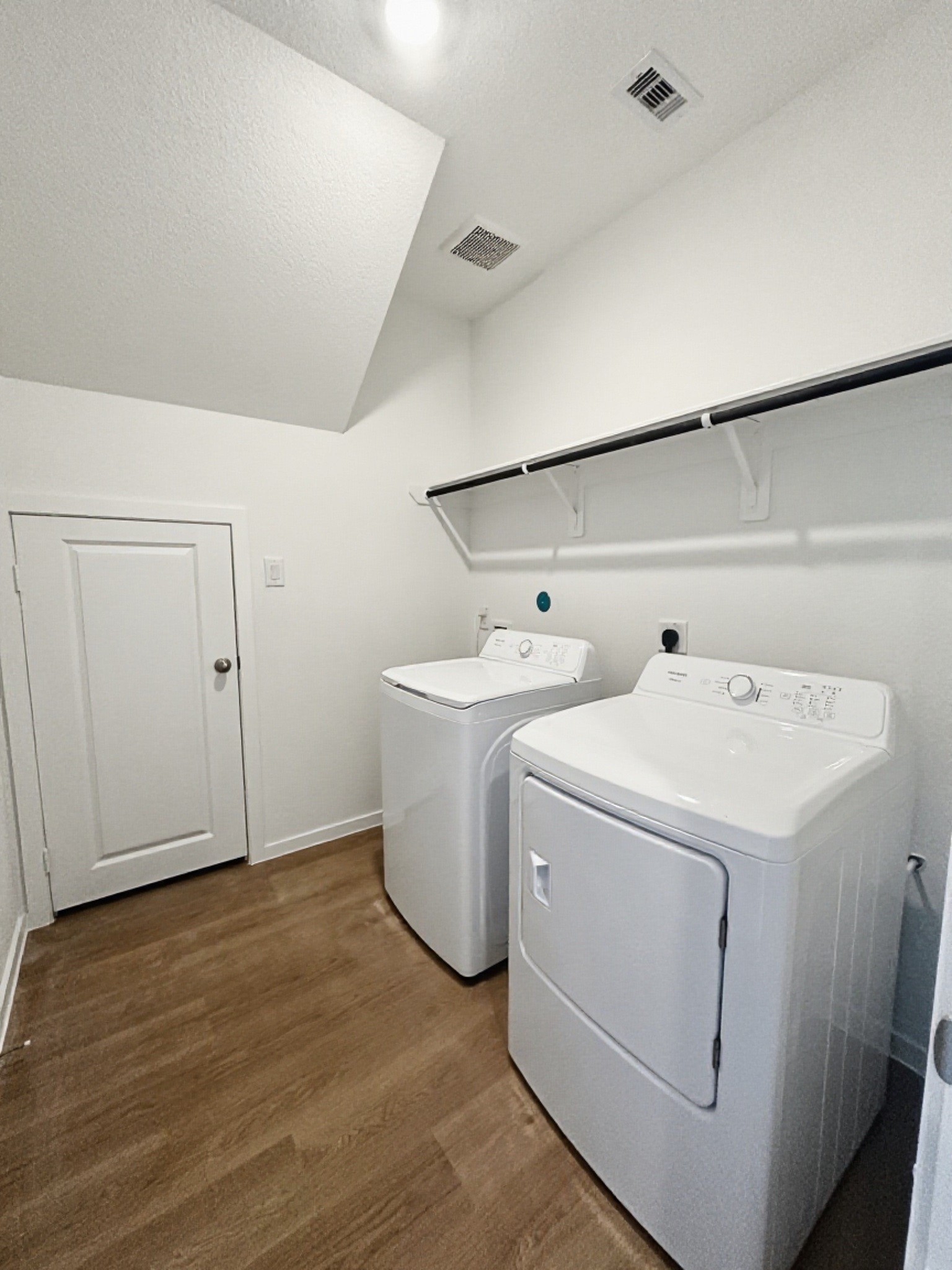 3230 Coral Bluff Drive Property Photo 23