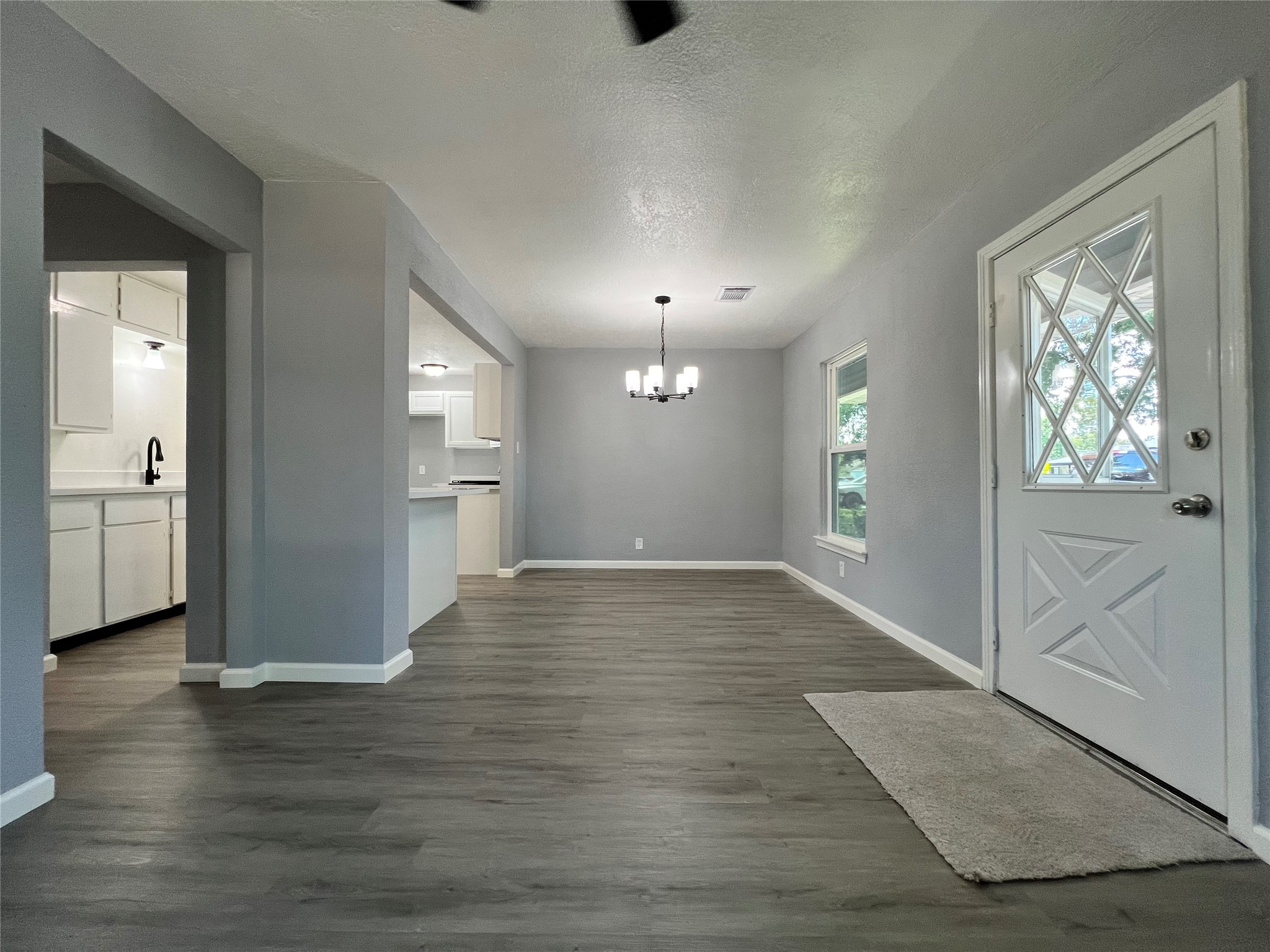 607 Ogilvie Street Property Photo 7