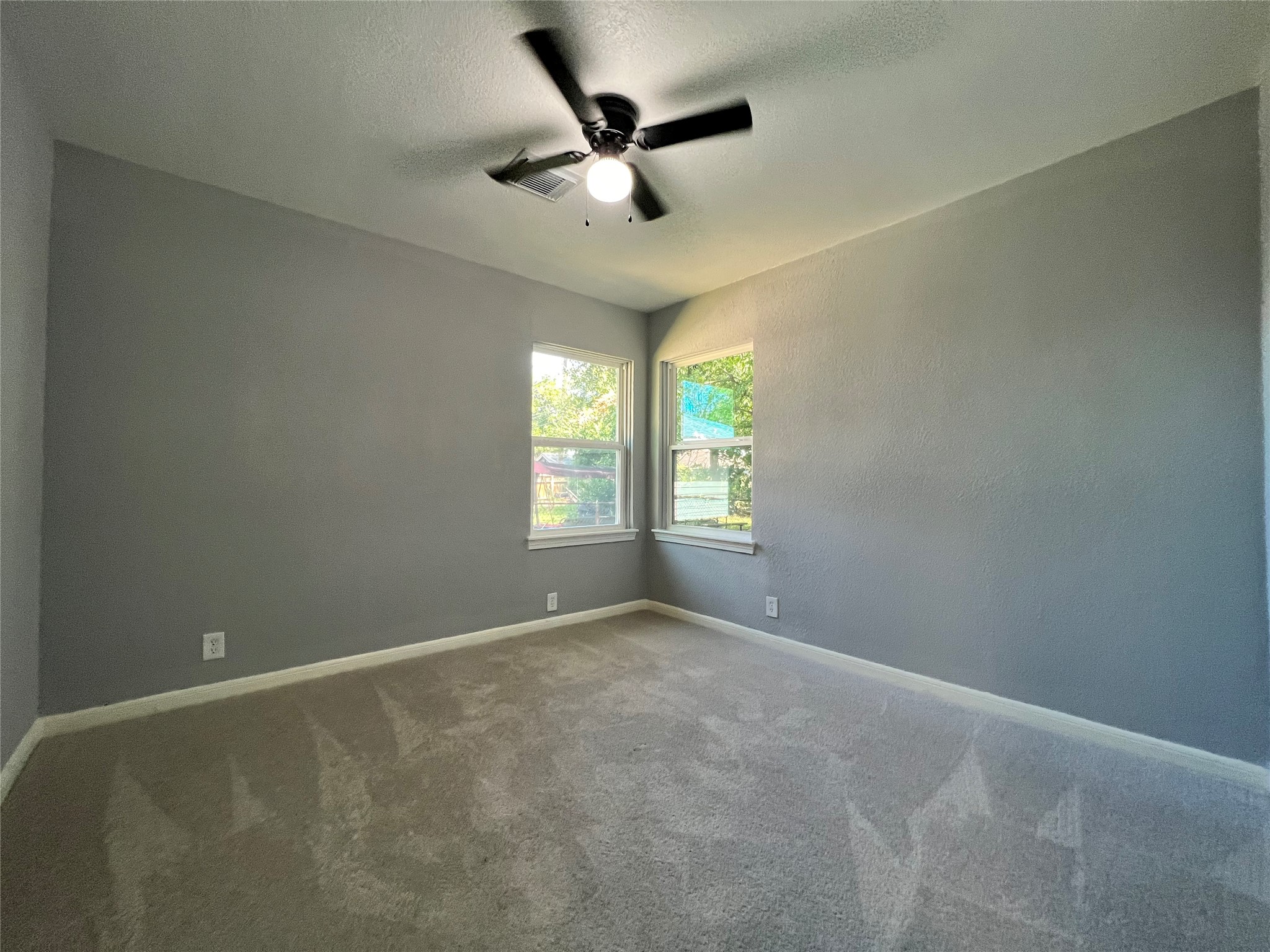 607 Ogilvie Street Property Photo 14