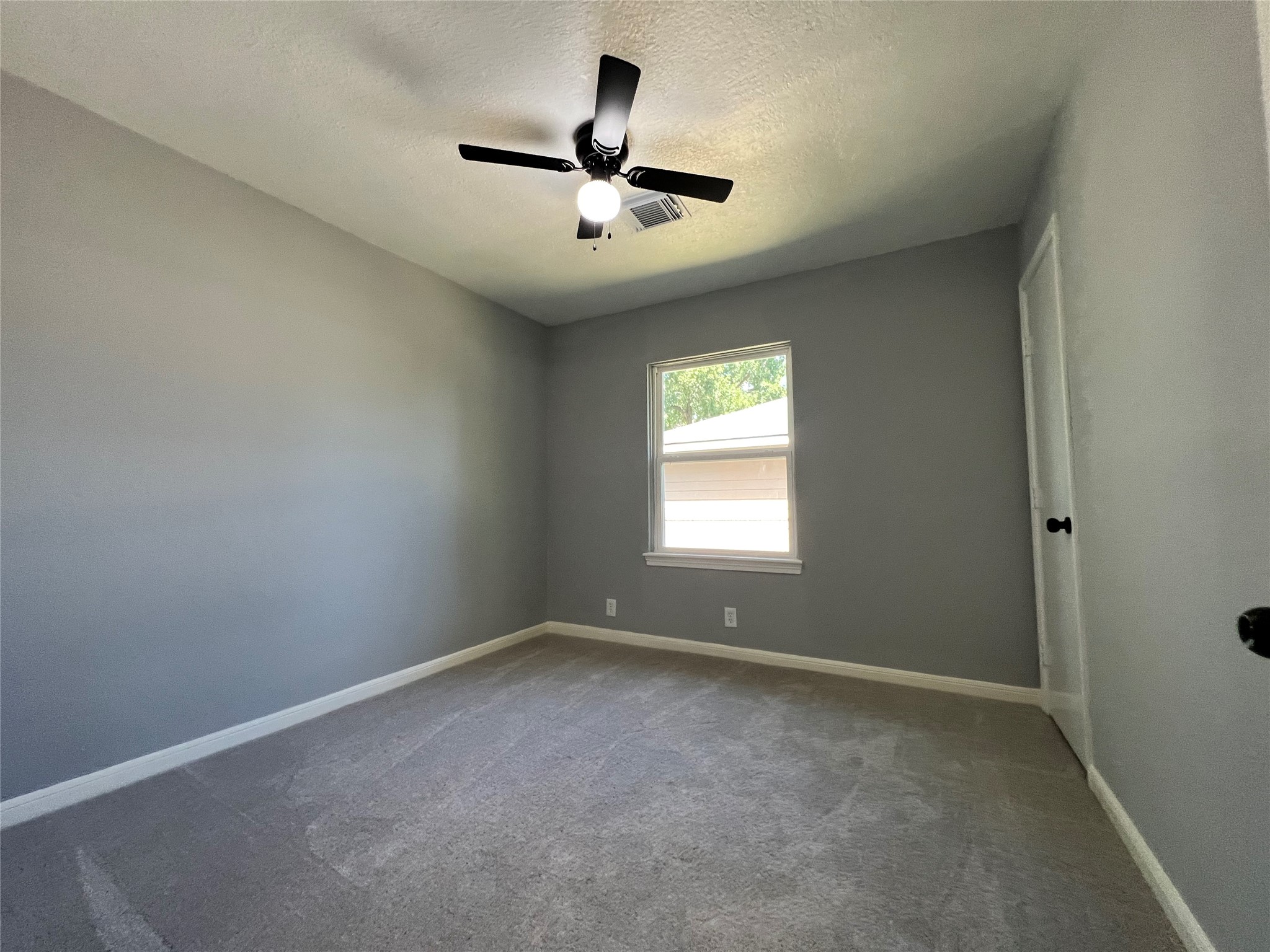 607 Ogilvie Street Property Photo 15