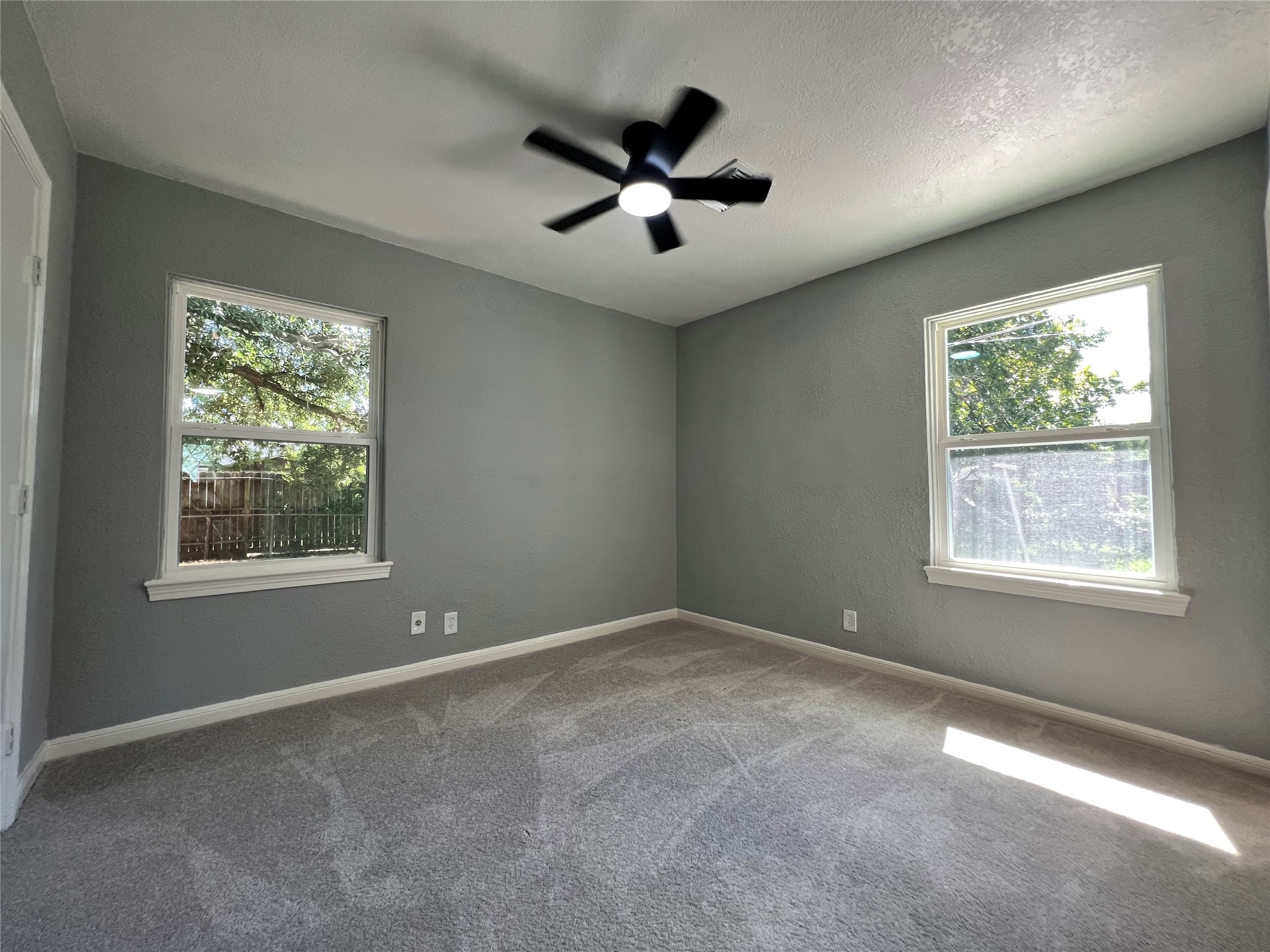 607 Ogilvie Street Property Photo 20