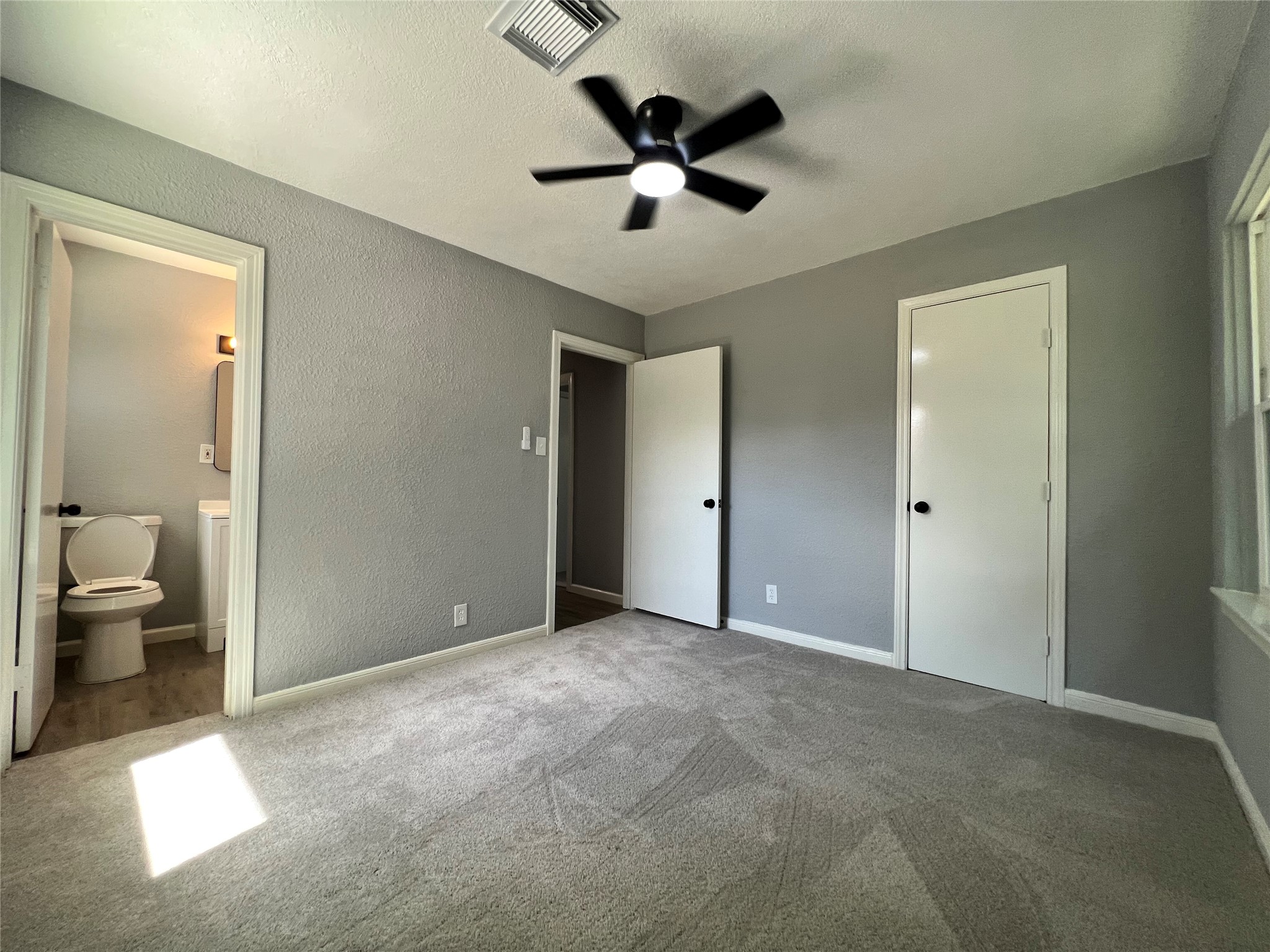 607 Ogilvie Street Property Photo 21