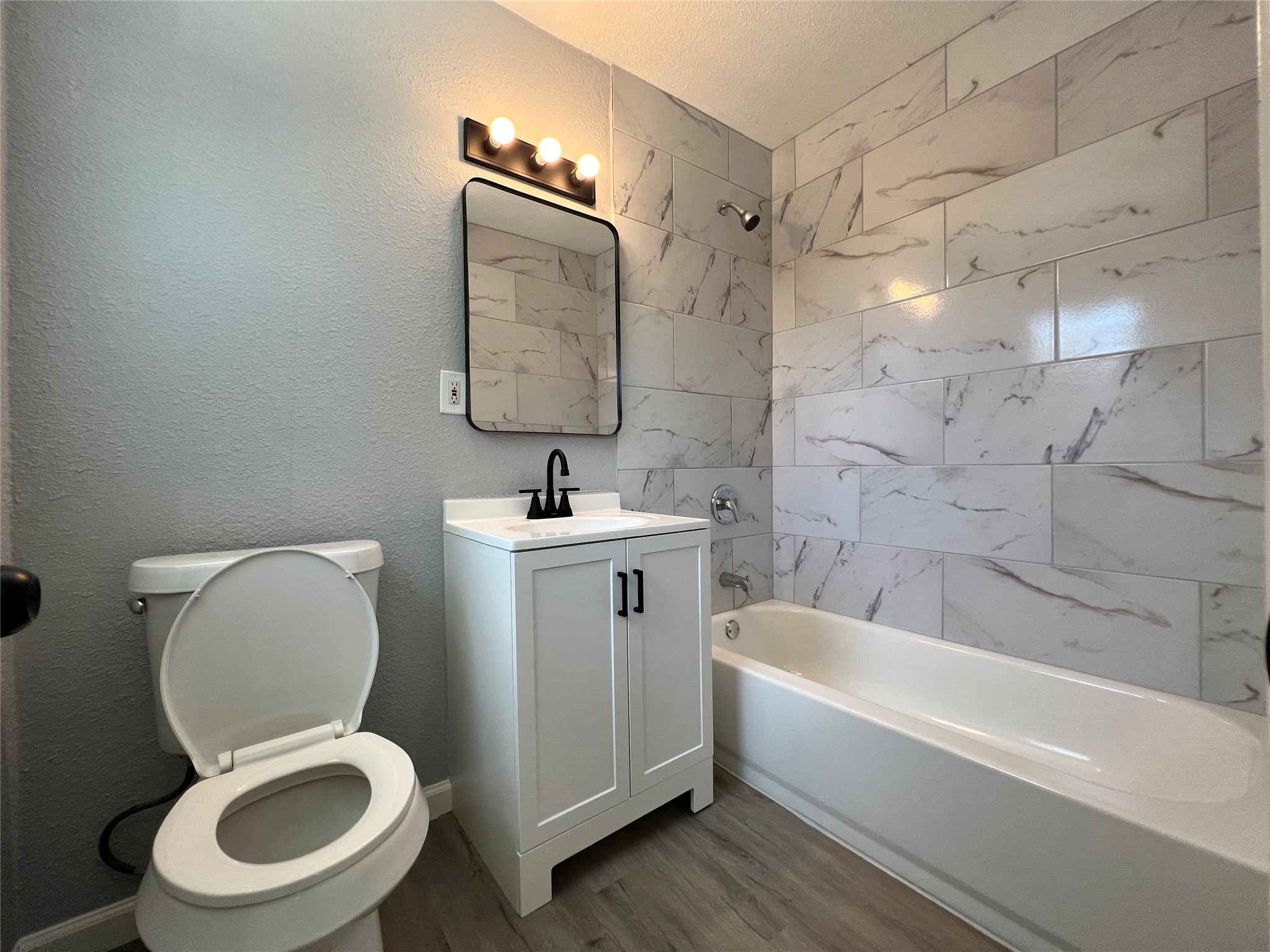 607 Ogilvie Street Property Photo 22