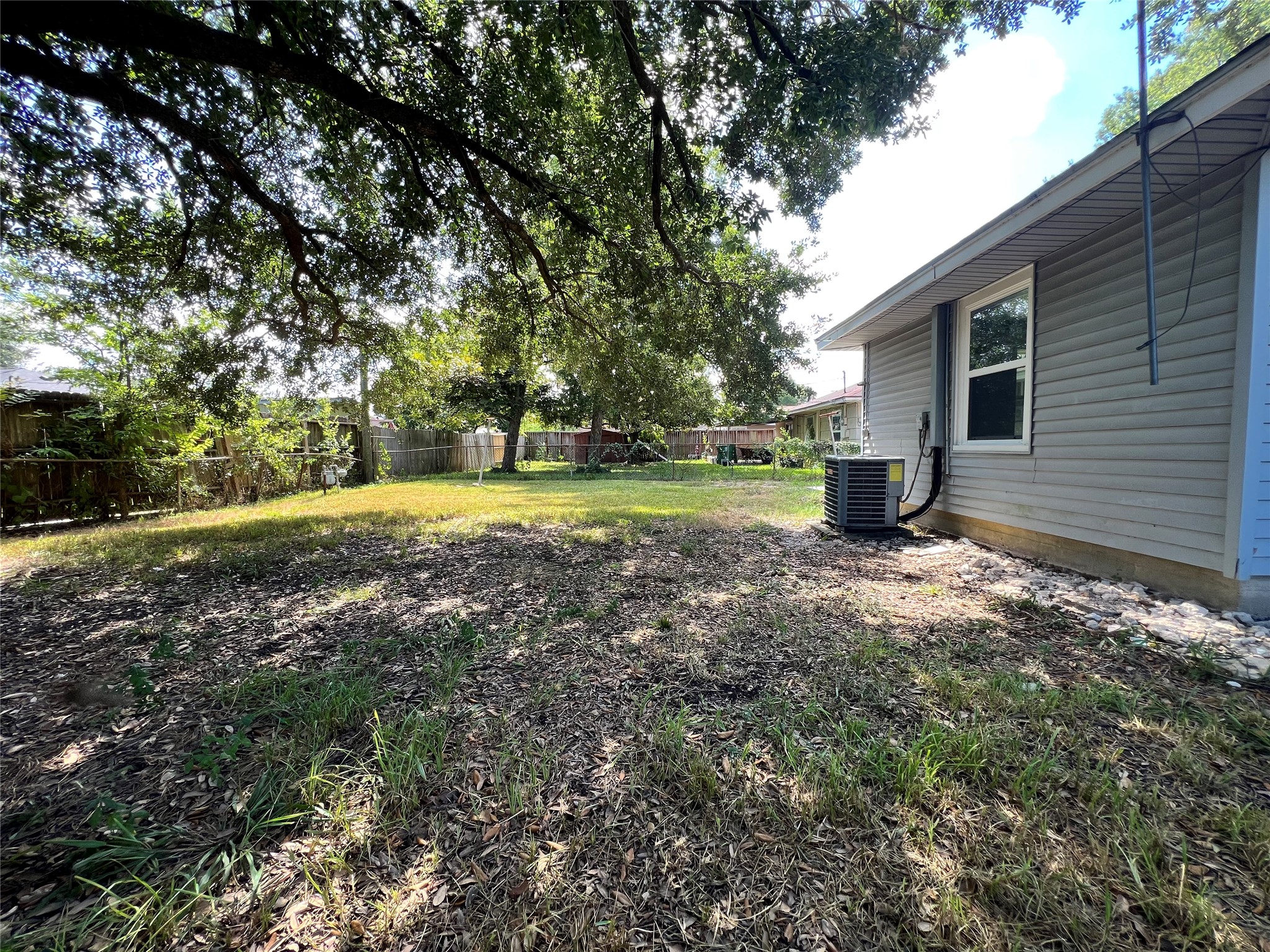 607 Ogilvie Street Property Photo 30