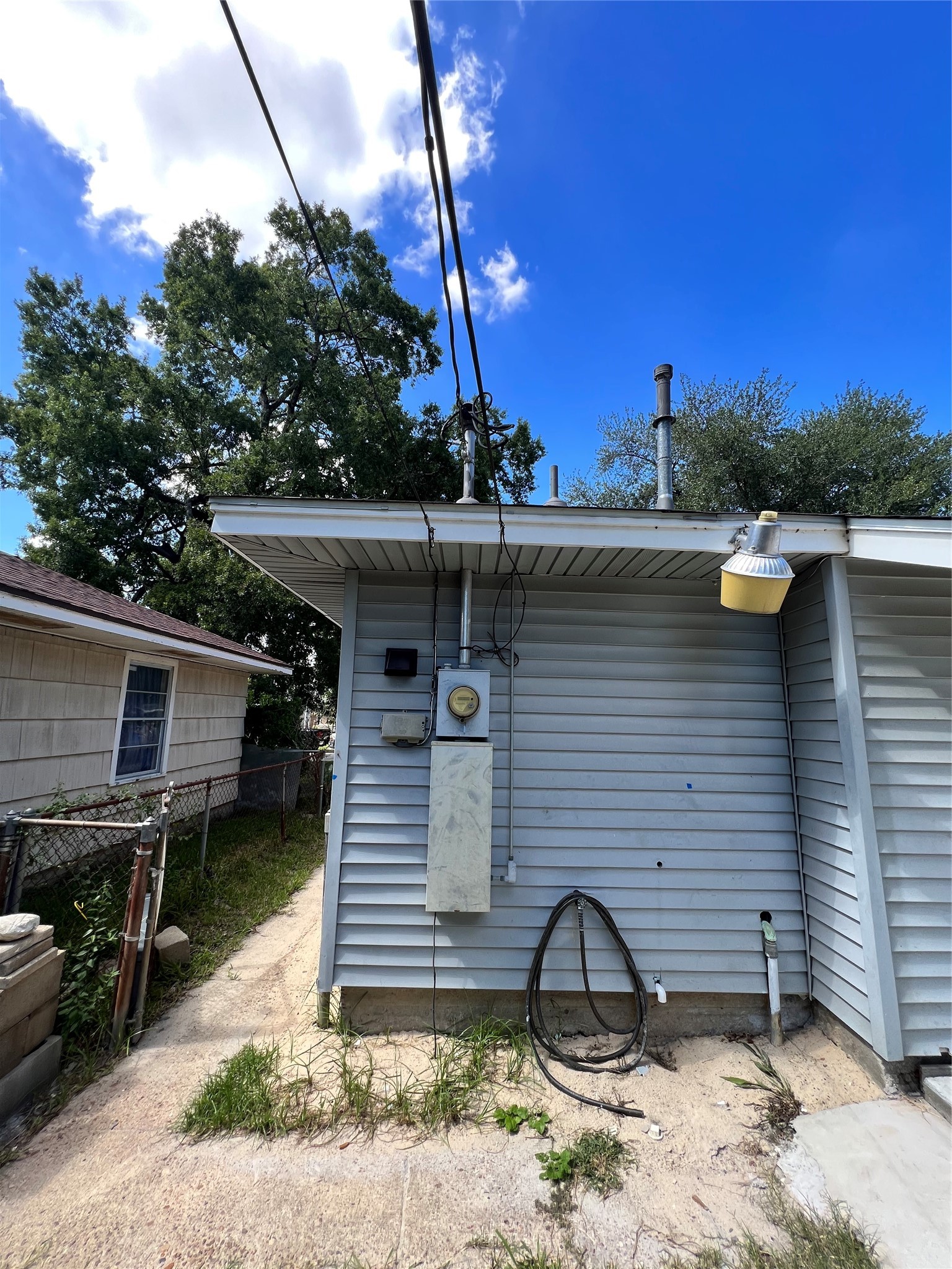 607 Ogilvie Street Property Photo 31