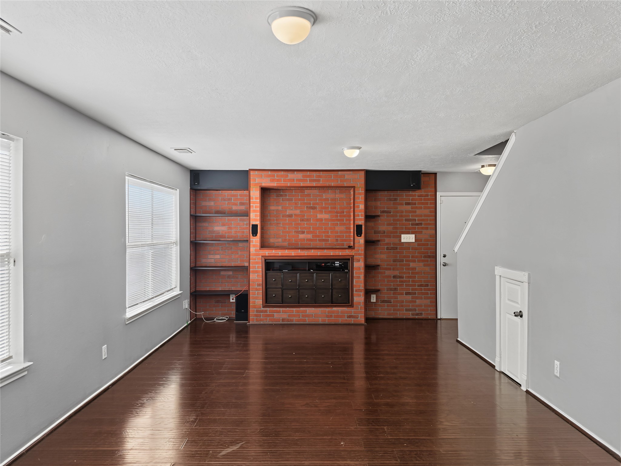 19323 Cypress Peak Lane Property Photo 6