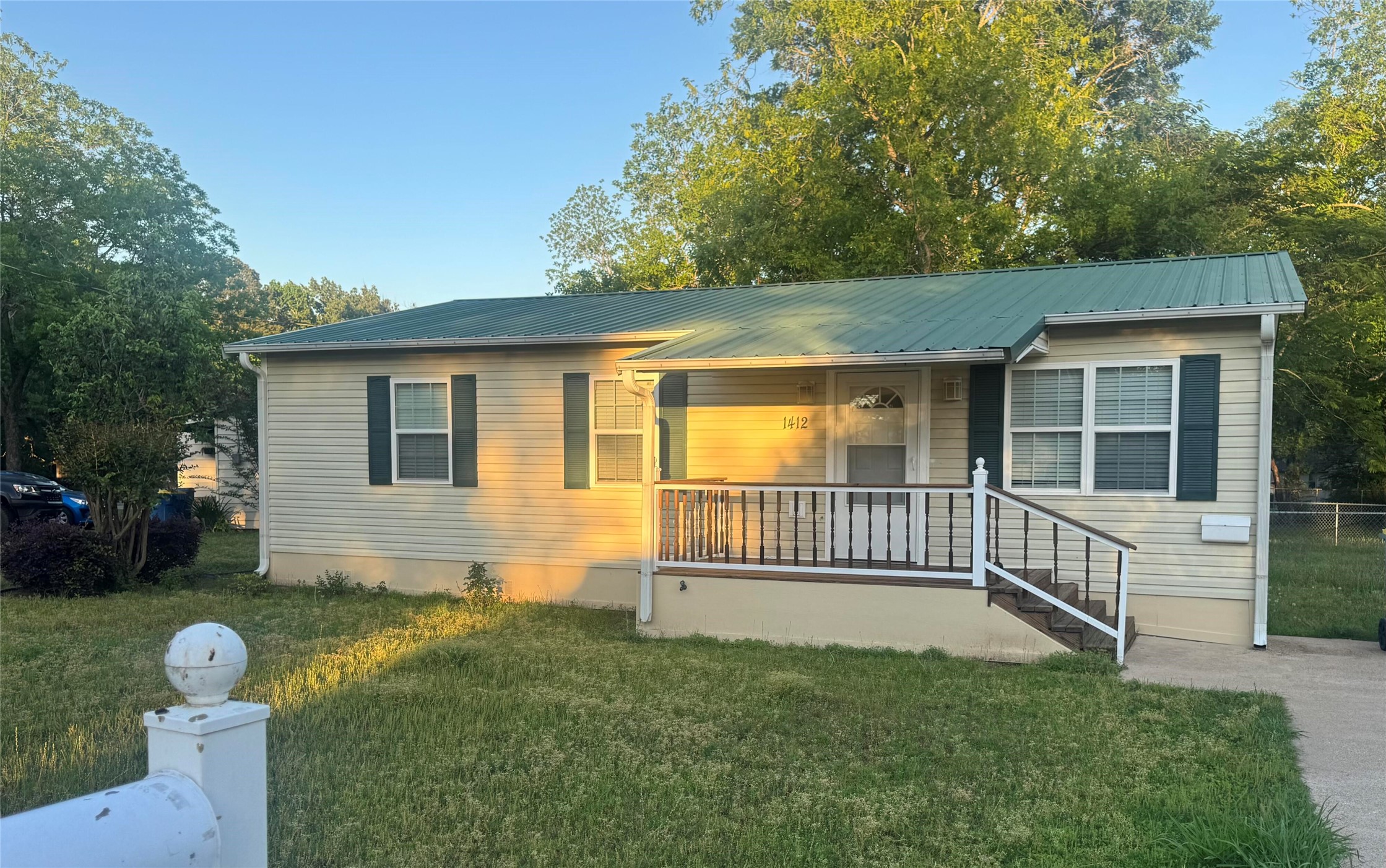 1412 Park Lane Property Photo 1