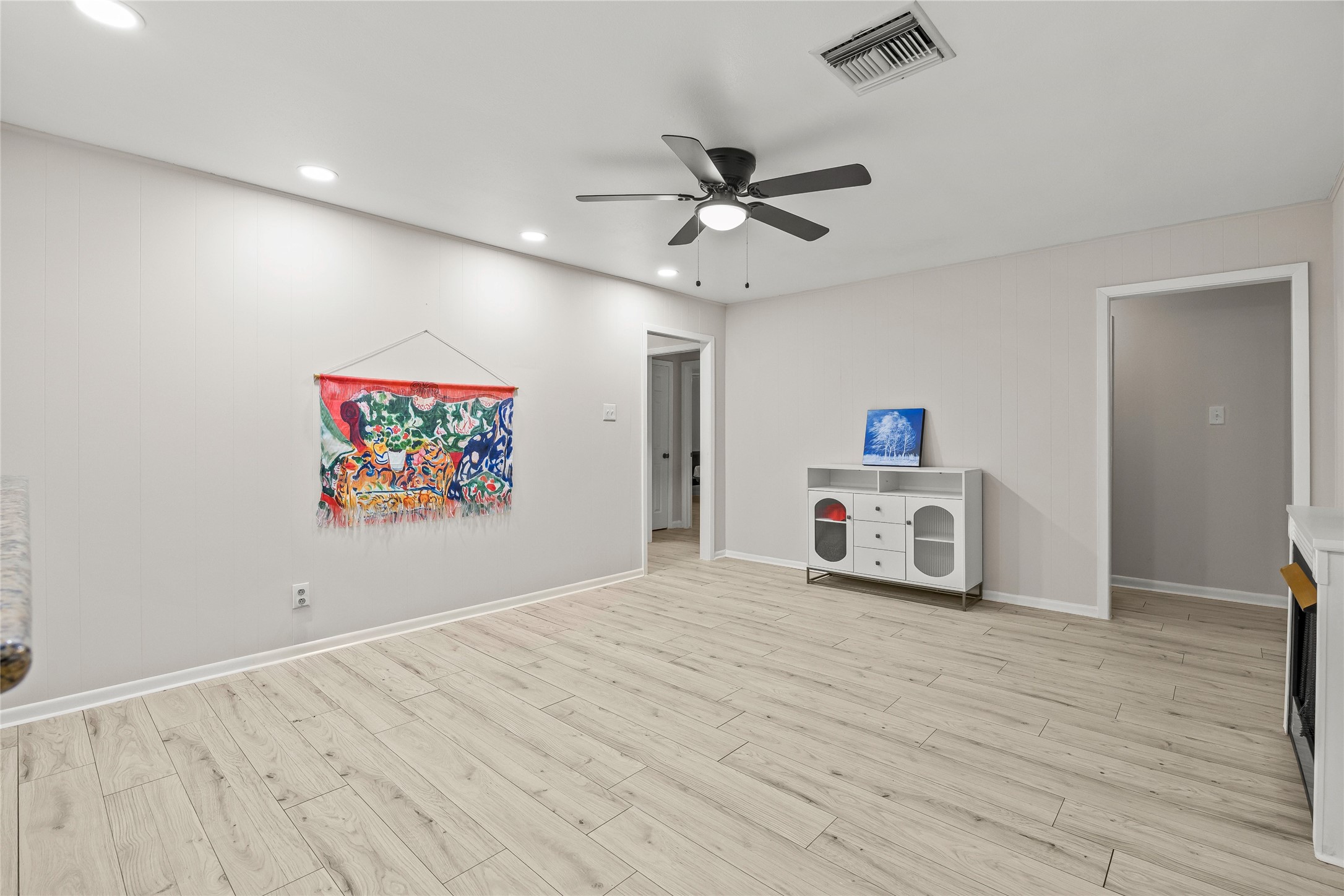 1607 Buescher Drive Property Photo 8