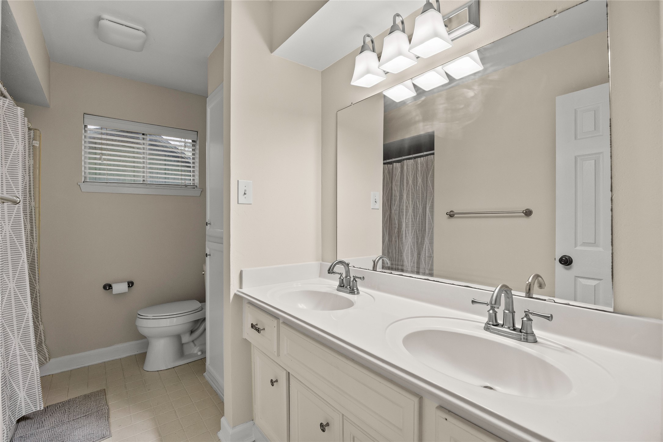 1607 Buescher Drive Property Photo 13