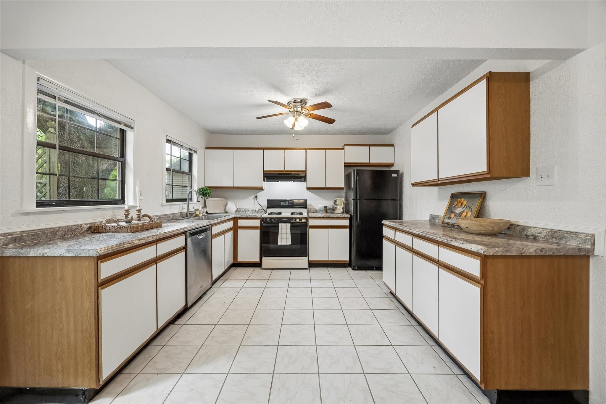 5539 Jessamine Street Property Photo 8