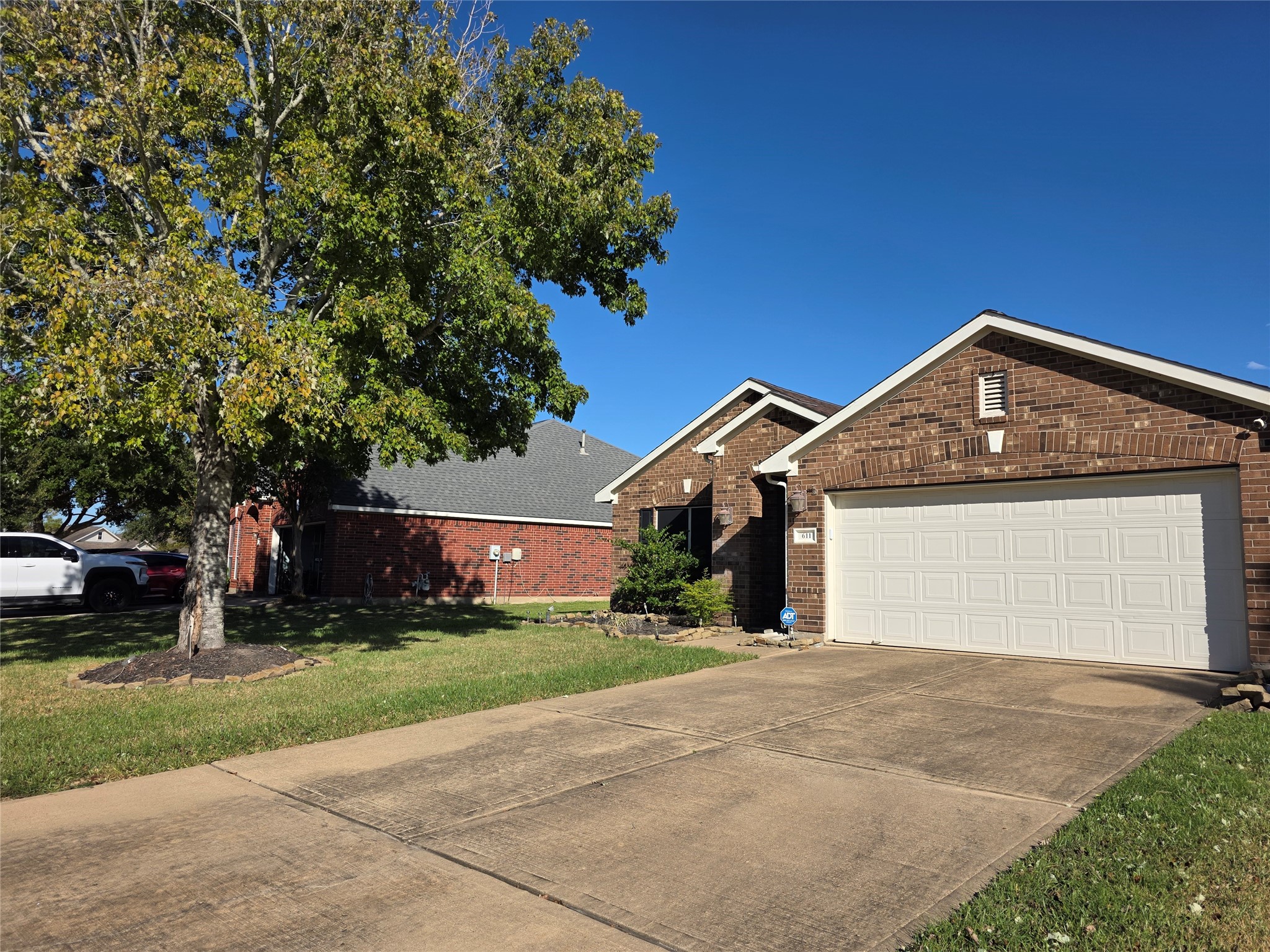 611 Arbor Green Lane Property Photo 3