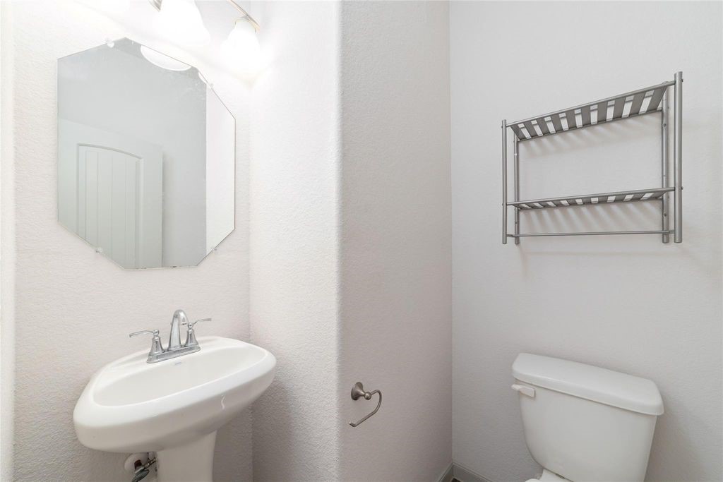 7966 Fijian Cypress Drive Property Photo 4