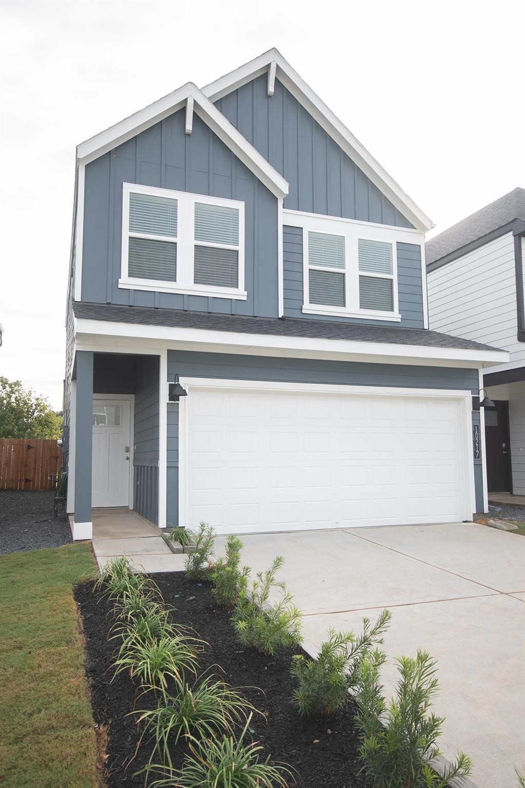 10217 Berkeley Springs Trail Property Photo 1