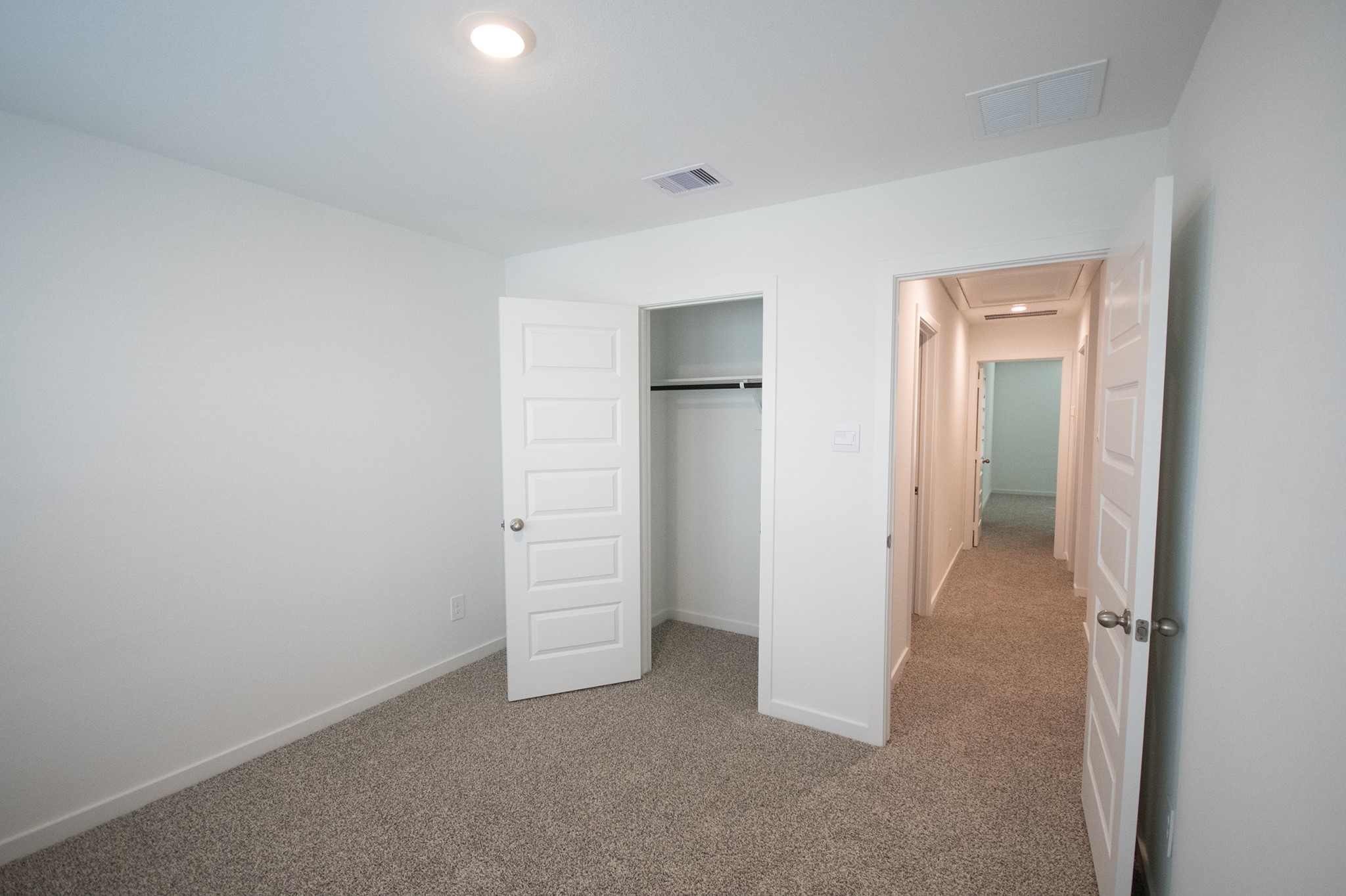 10217 Berkeley Springs Trail Property Photo 8
