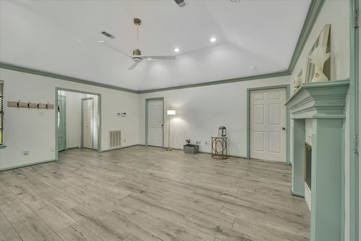2201 1/2 Webster Street Property Photo 12