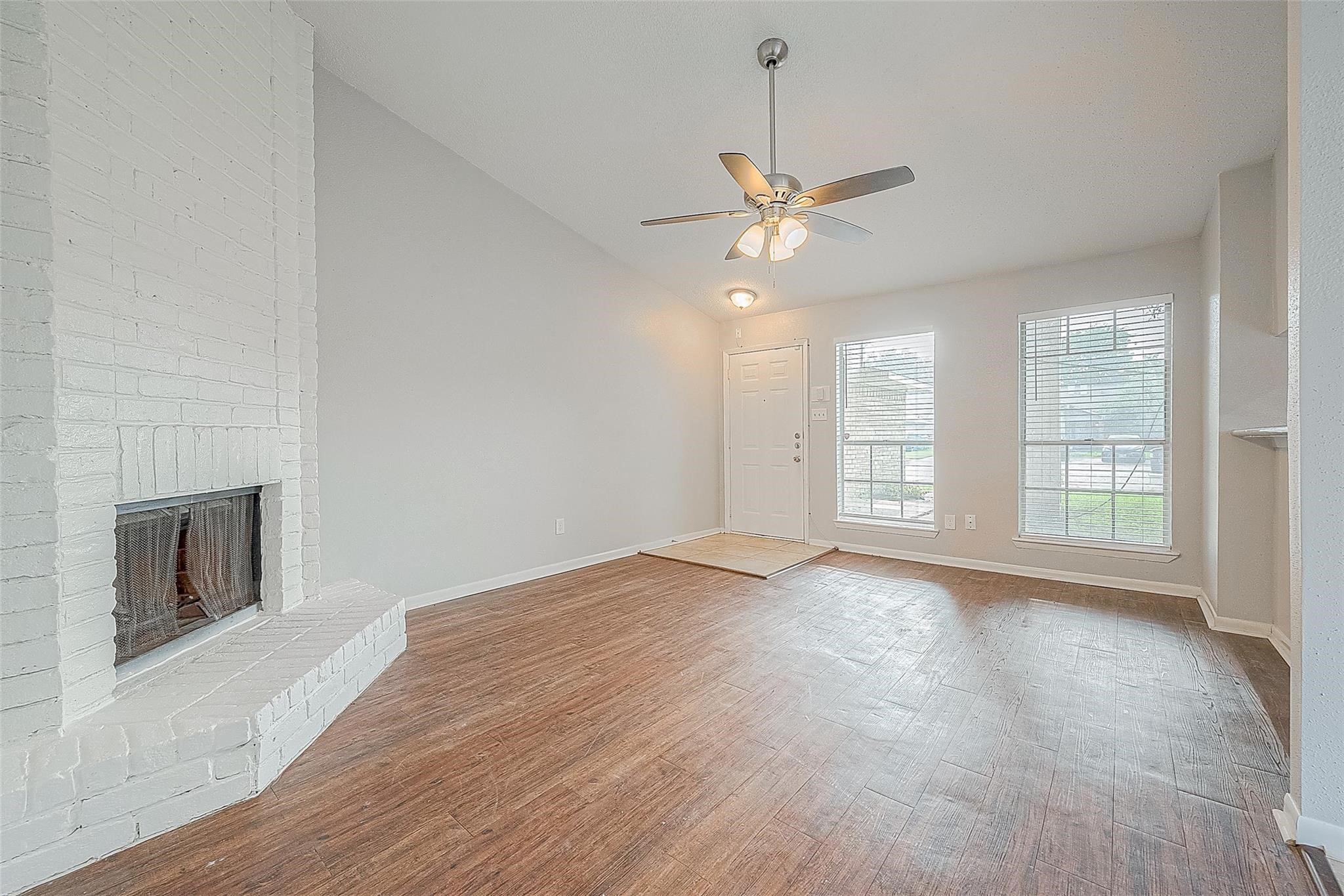 11203 Pender Lane Property Photo 2