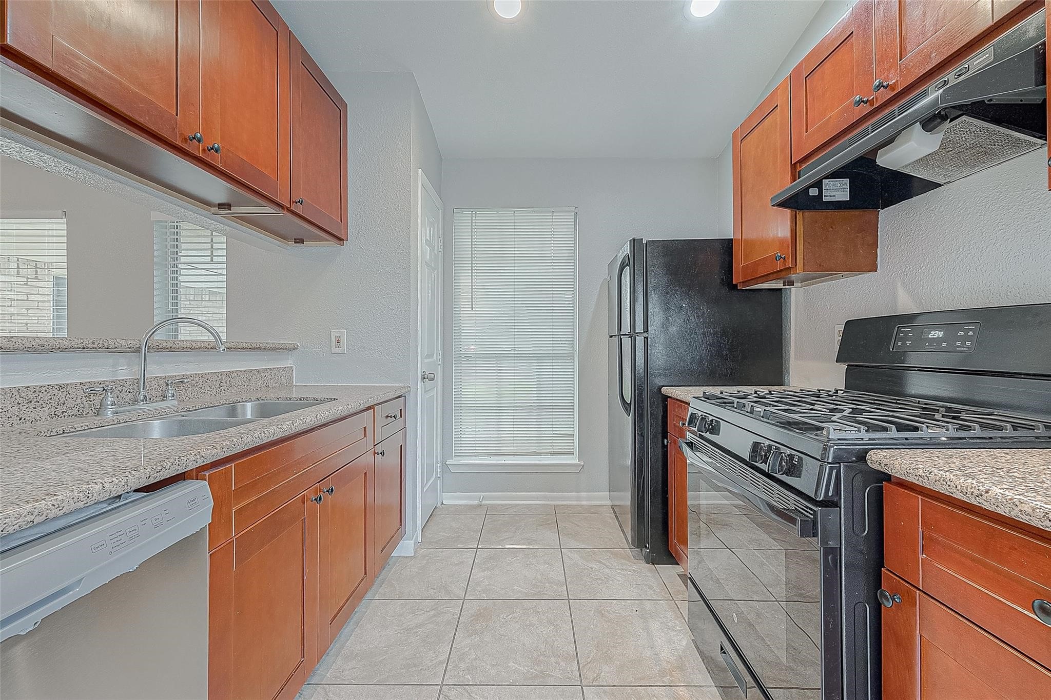 11203 Pender Lane Property Photo 4