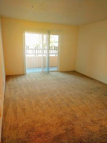 160 Se Washington St Property Photo 3