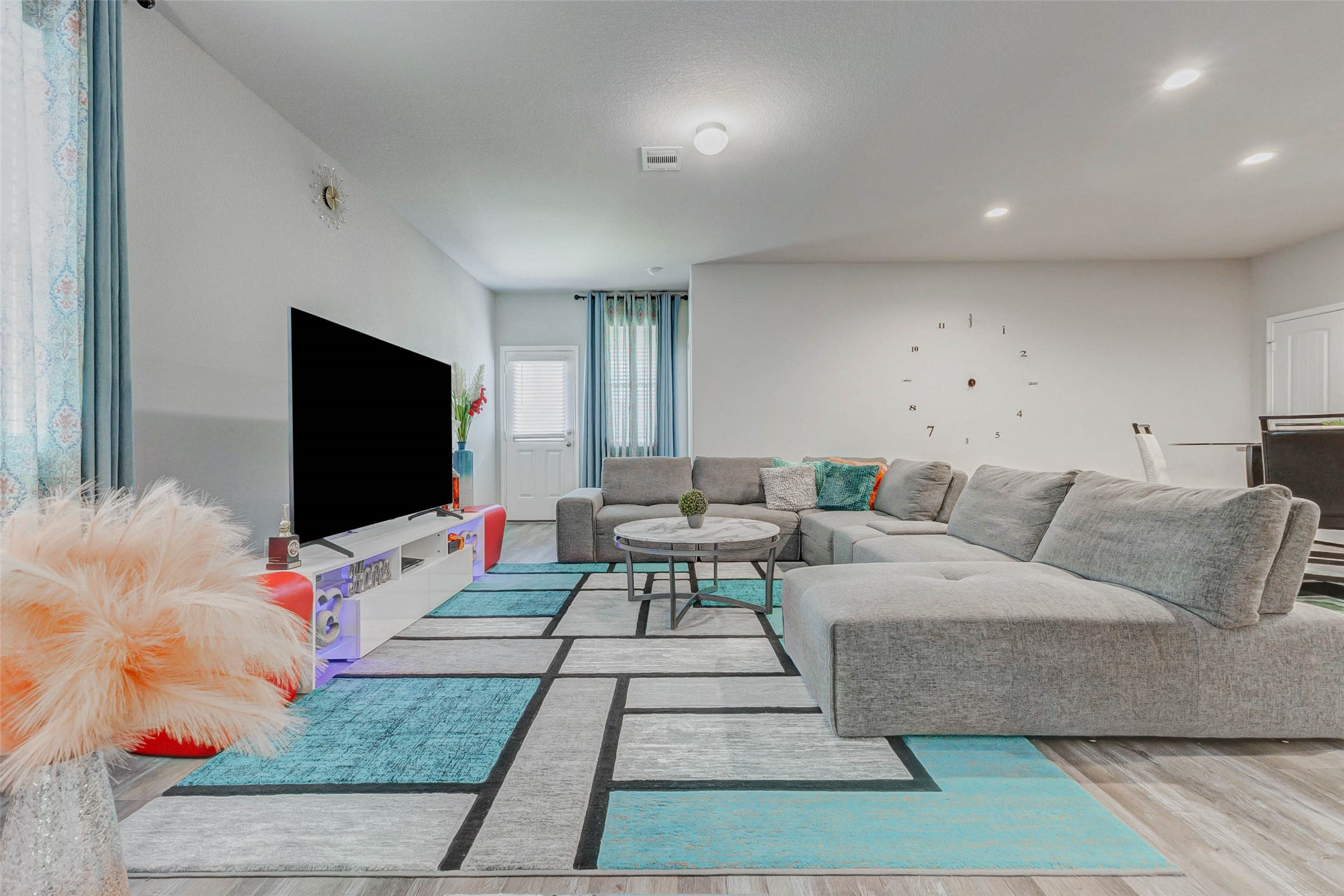 3571 Cannon Drive Property Photo 6