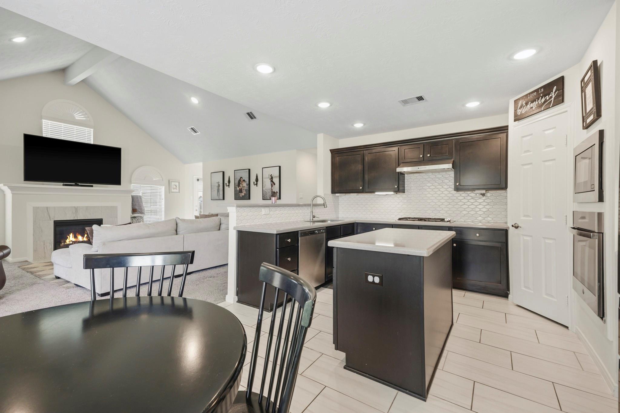 2102 Wikiup Street Property Photo 12