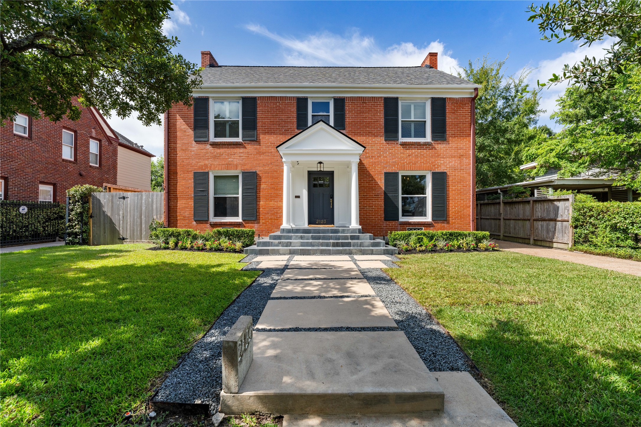 2123 University Boulevard Property Photo 8