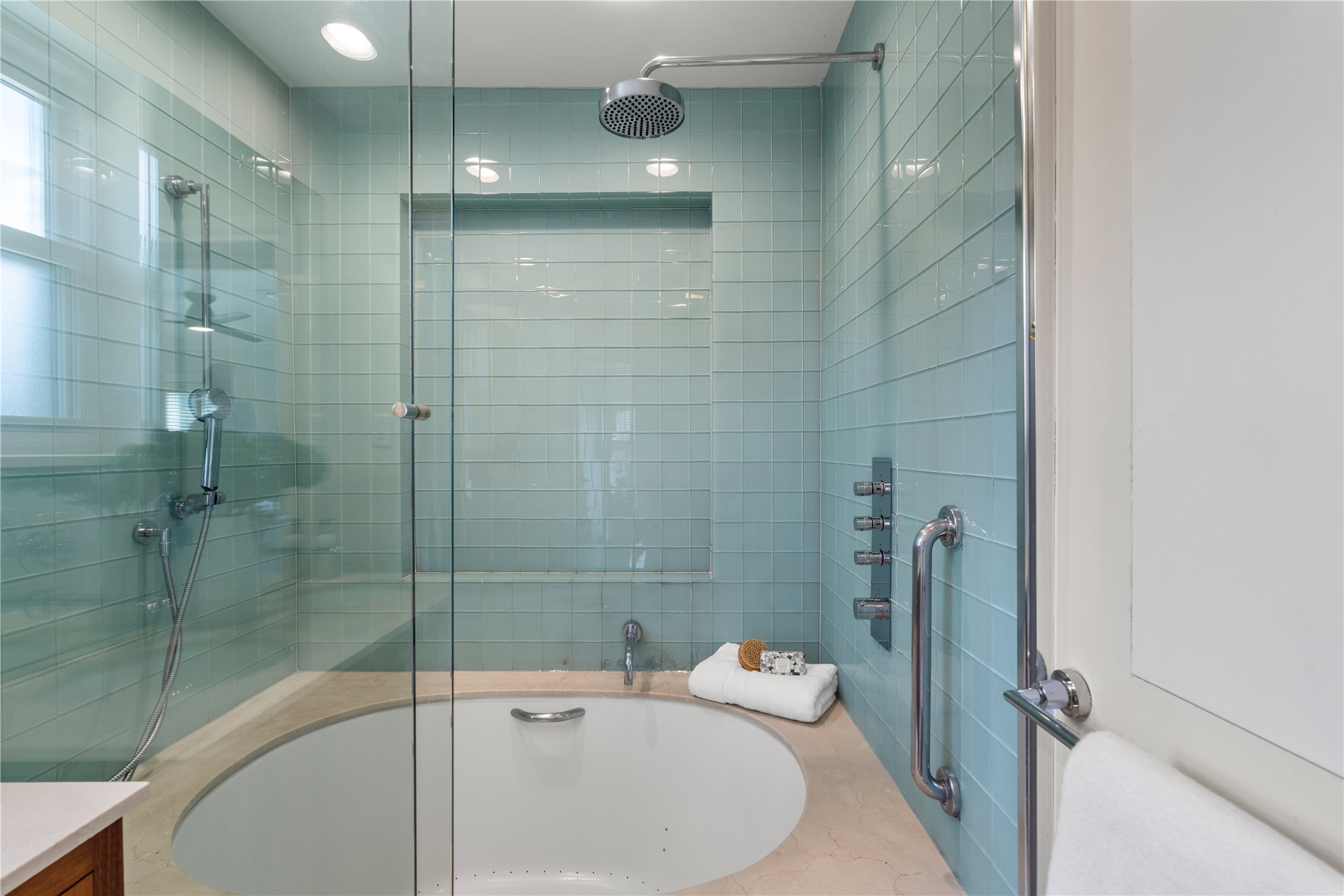 2123 University Boulevard Property Photo 34