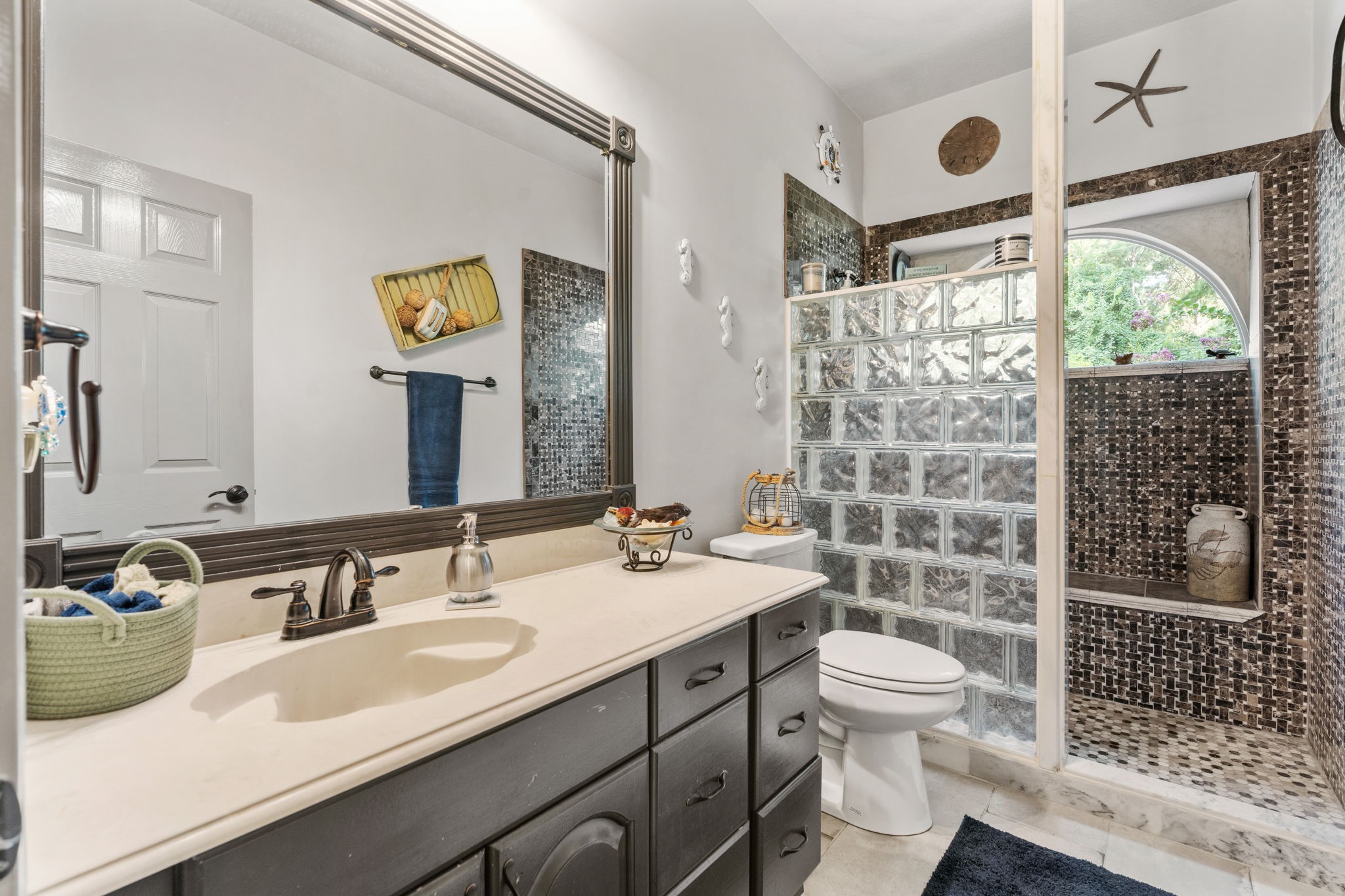 14572 Bridgepoint Court Property Photo 18