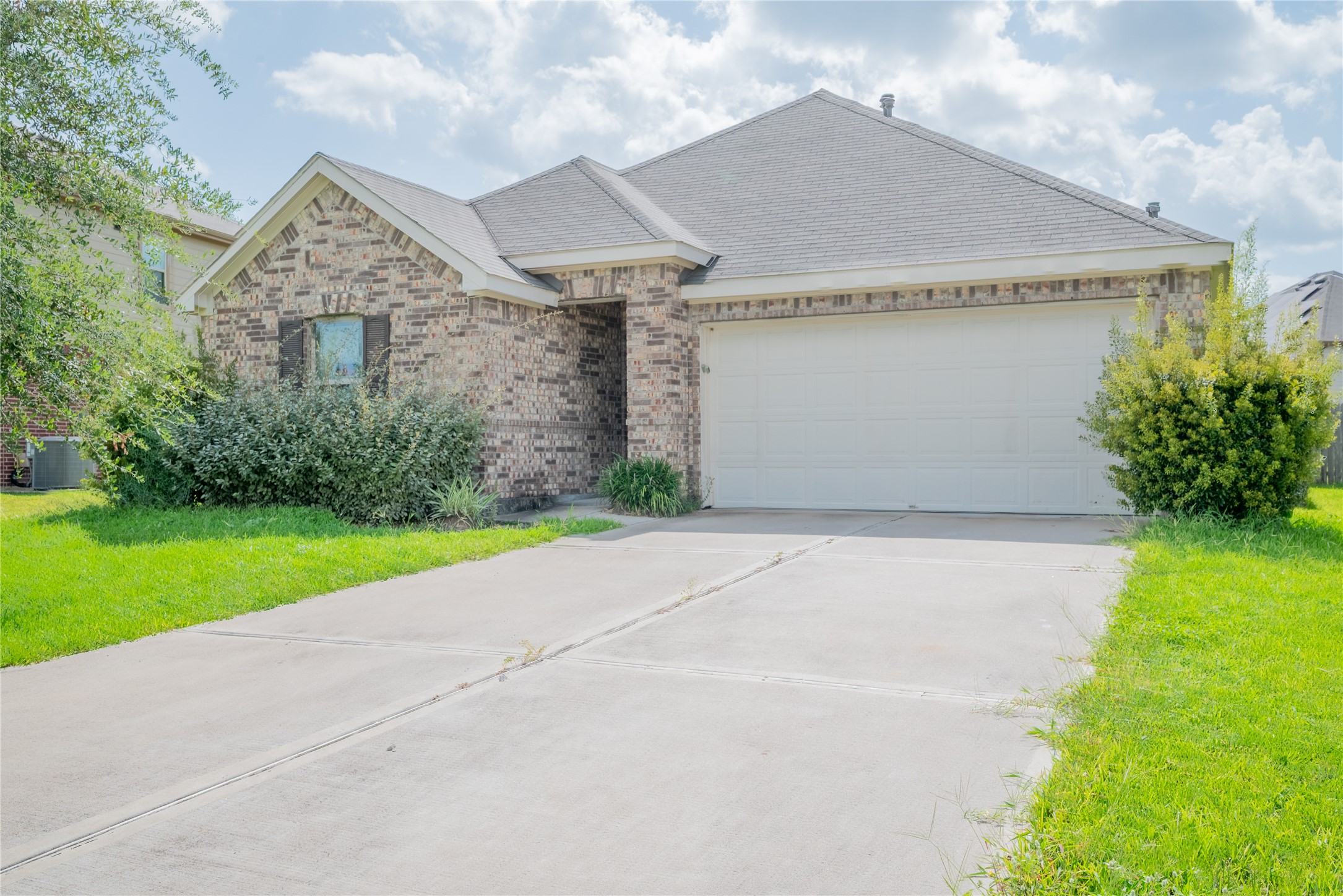 2524 Bryan Park Lane Property Photo 1