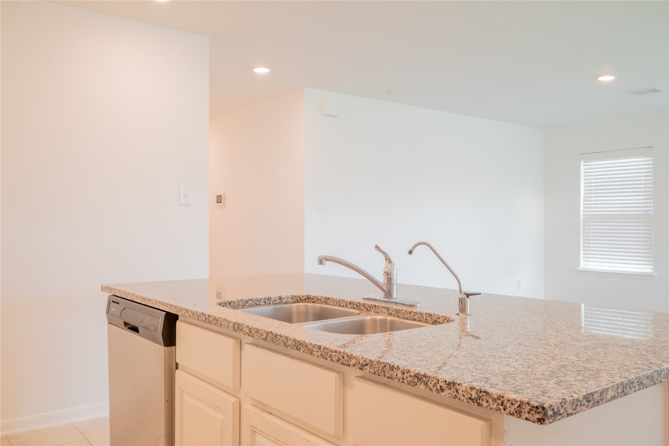 2524 Bryan Park Lane Property Photo 6
