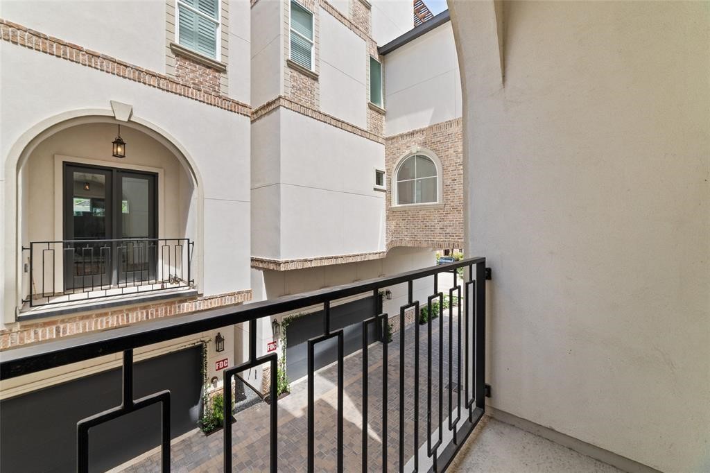 710 Delano Street A Property Photo 25