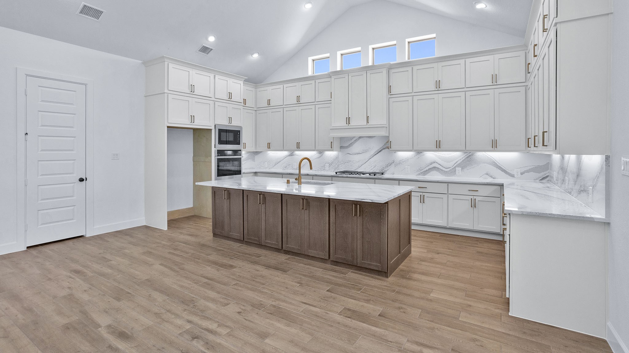 39023 Heron Beak Court Property Photo 9