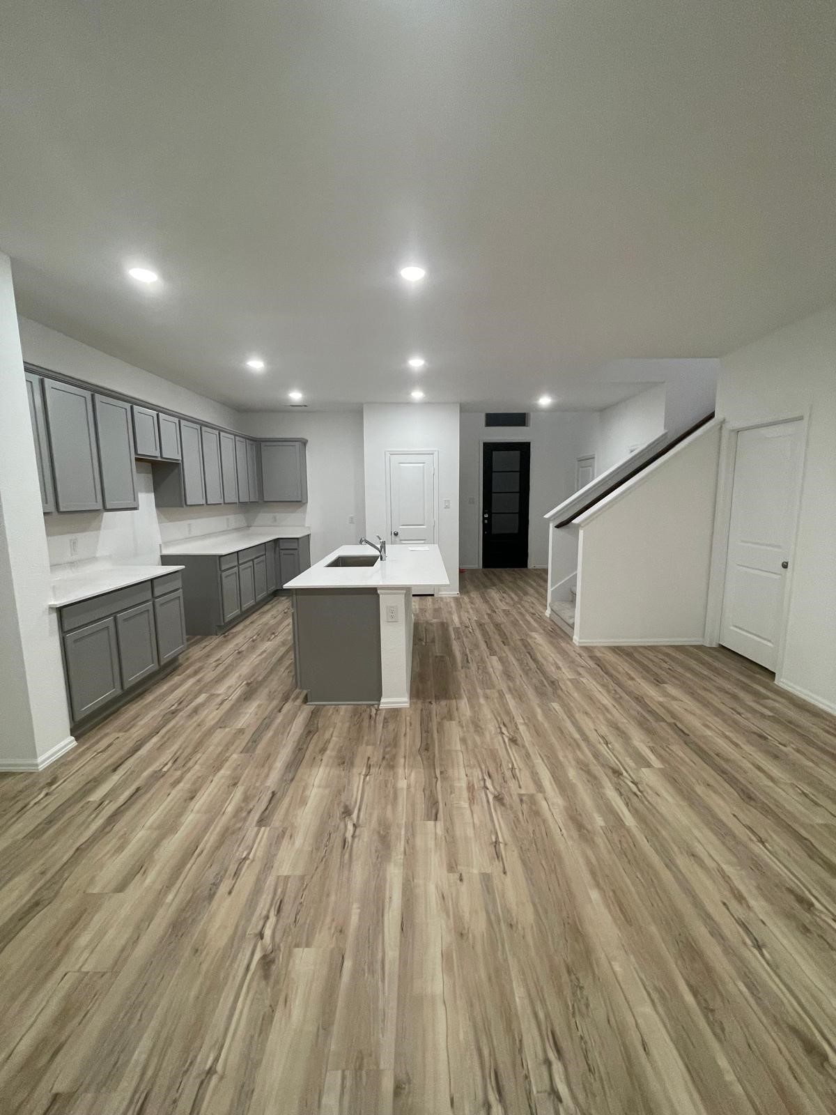 31511 Silverthorne Bush Drive Property Photo 5