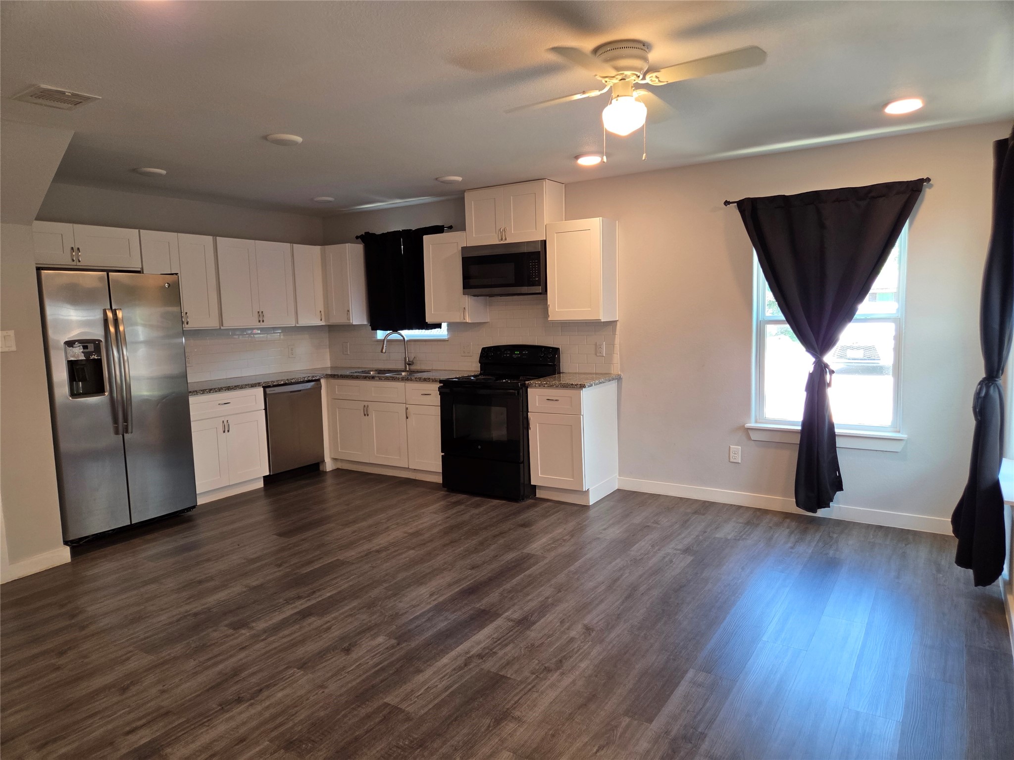 11610 Danford Lane A Property Photo 3