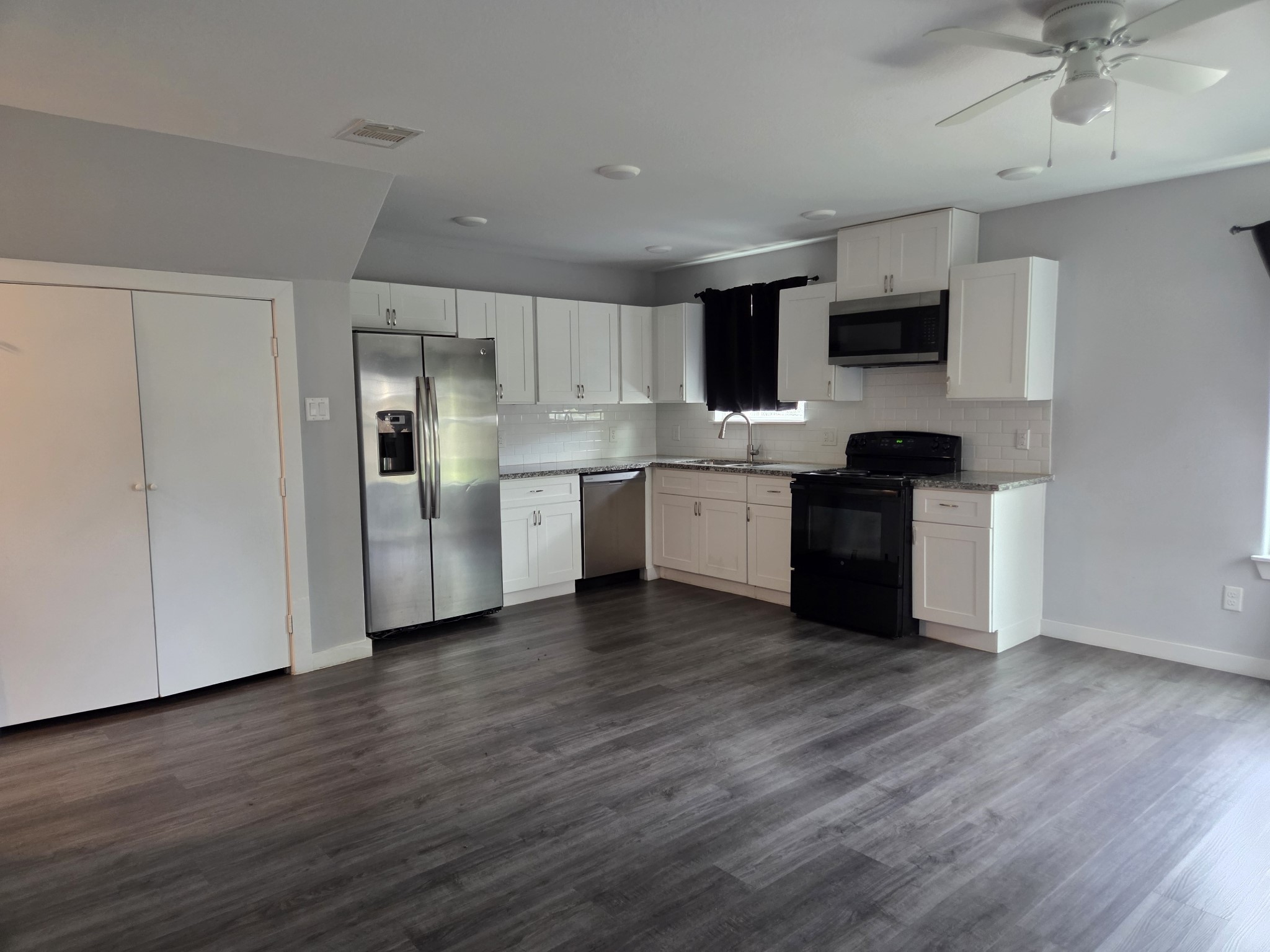 11610 Danford Lane A Property Photo 8