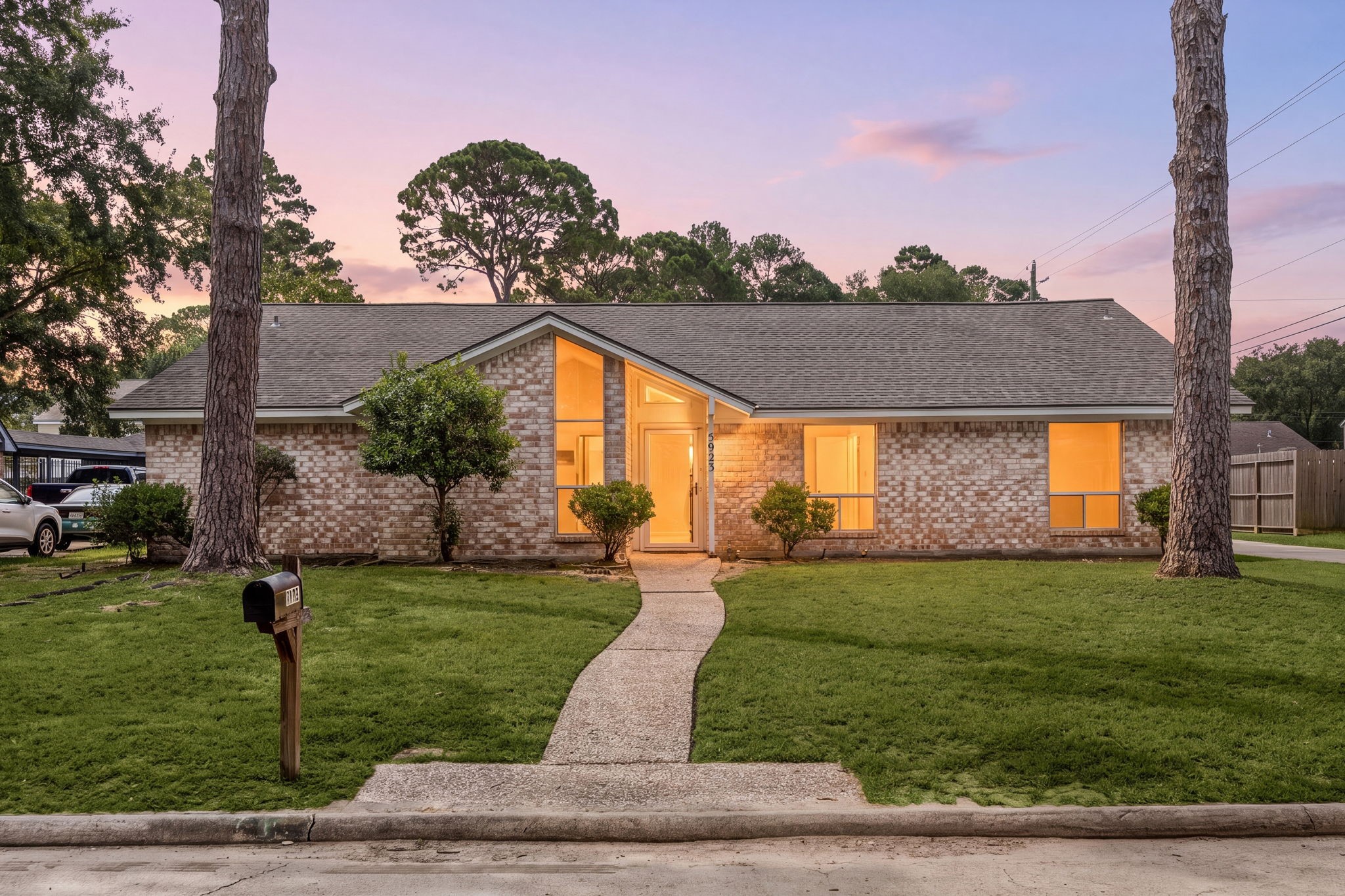 5923 Pebble Springs Drive Property Photo 1