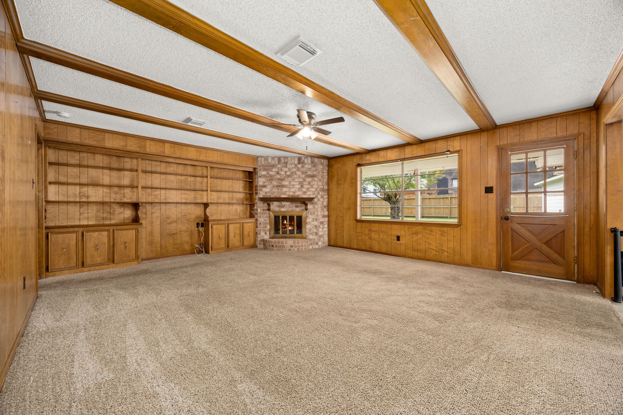 5923 Pebble Springs Drive Property Photo 10
