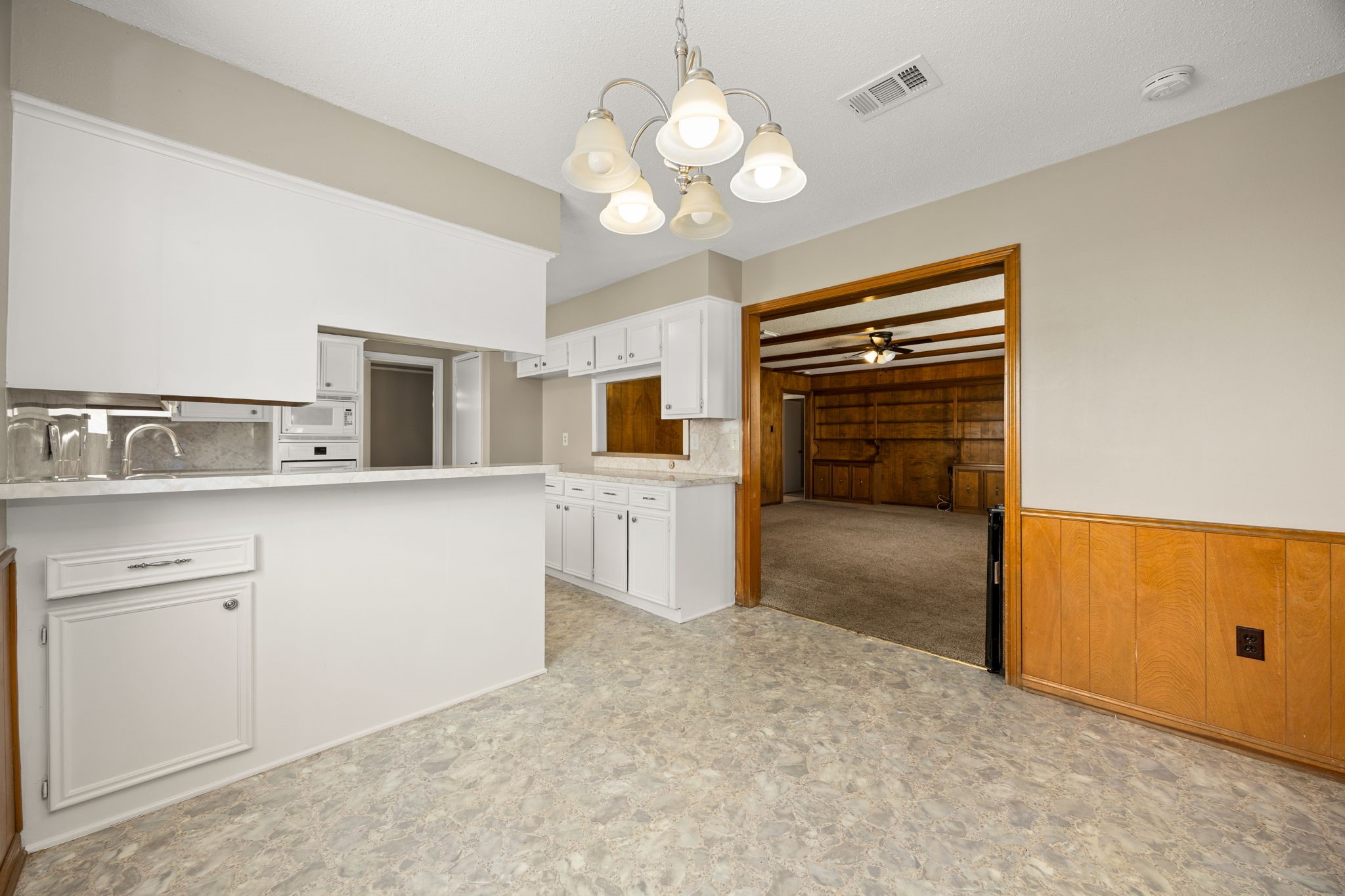 5923 Pebble Springs Drive Property Photo 17