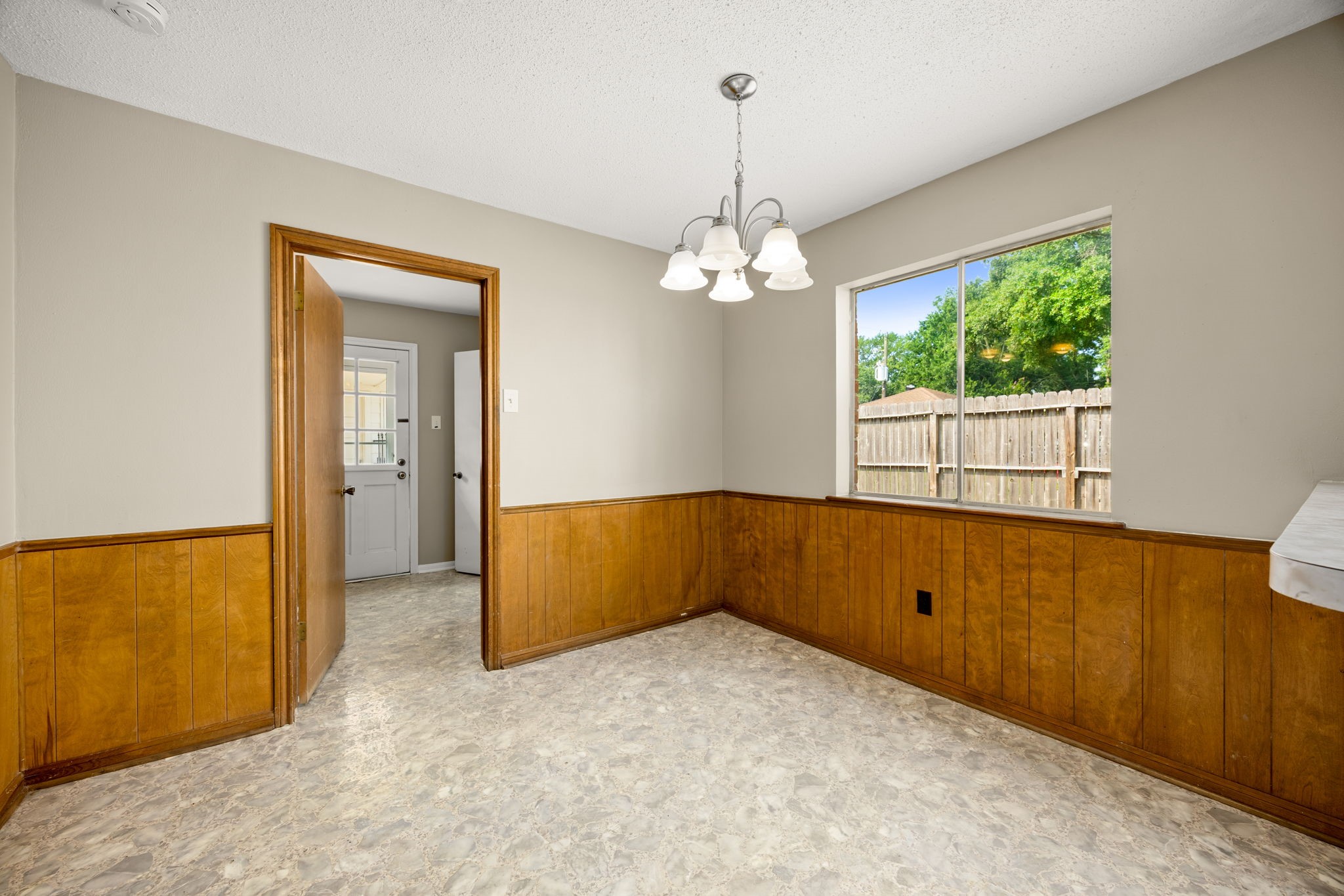 5923 Pebble Springs Drive Property Photo 18