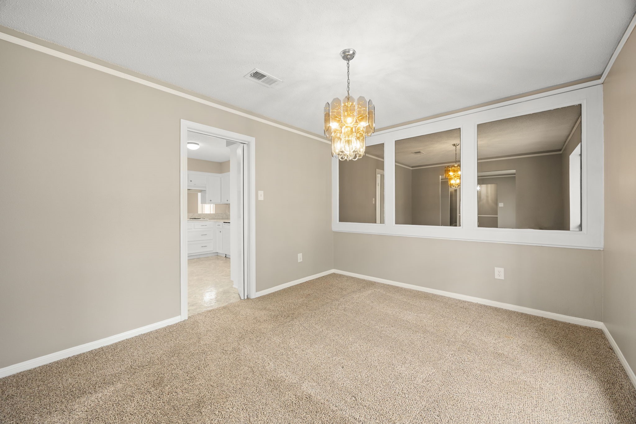5923 Pebble Springs Drive Property Photo 21