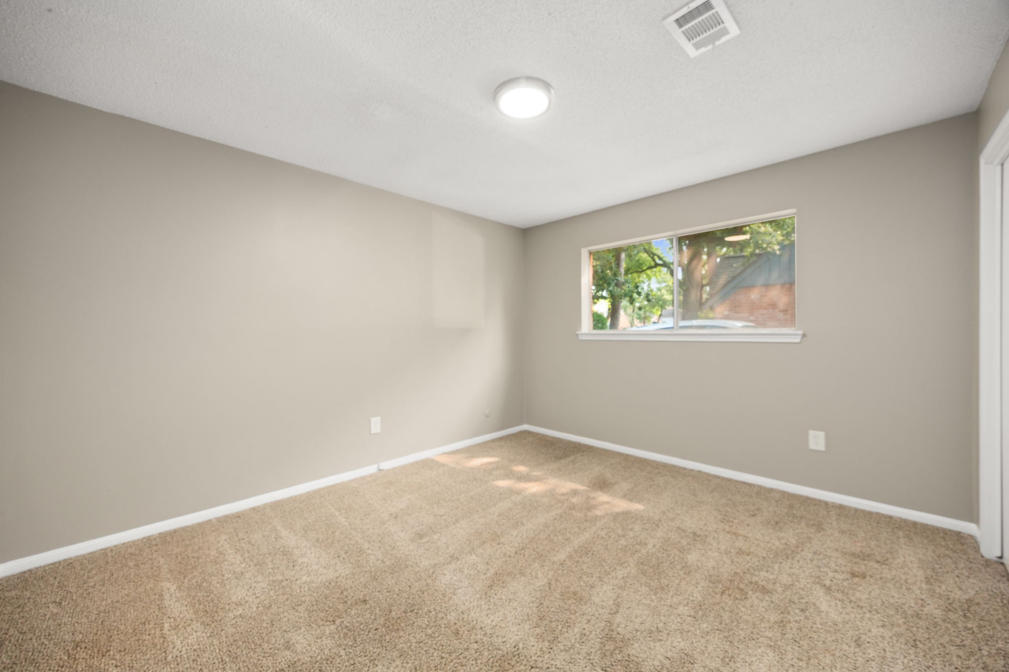5923 Pebble Springs Drive Property Photo 29