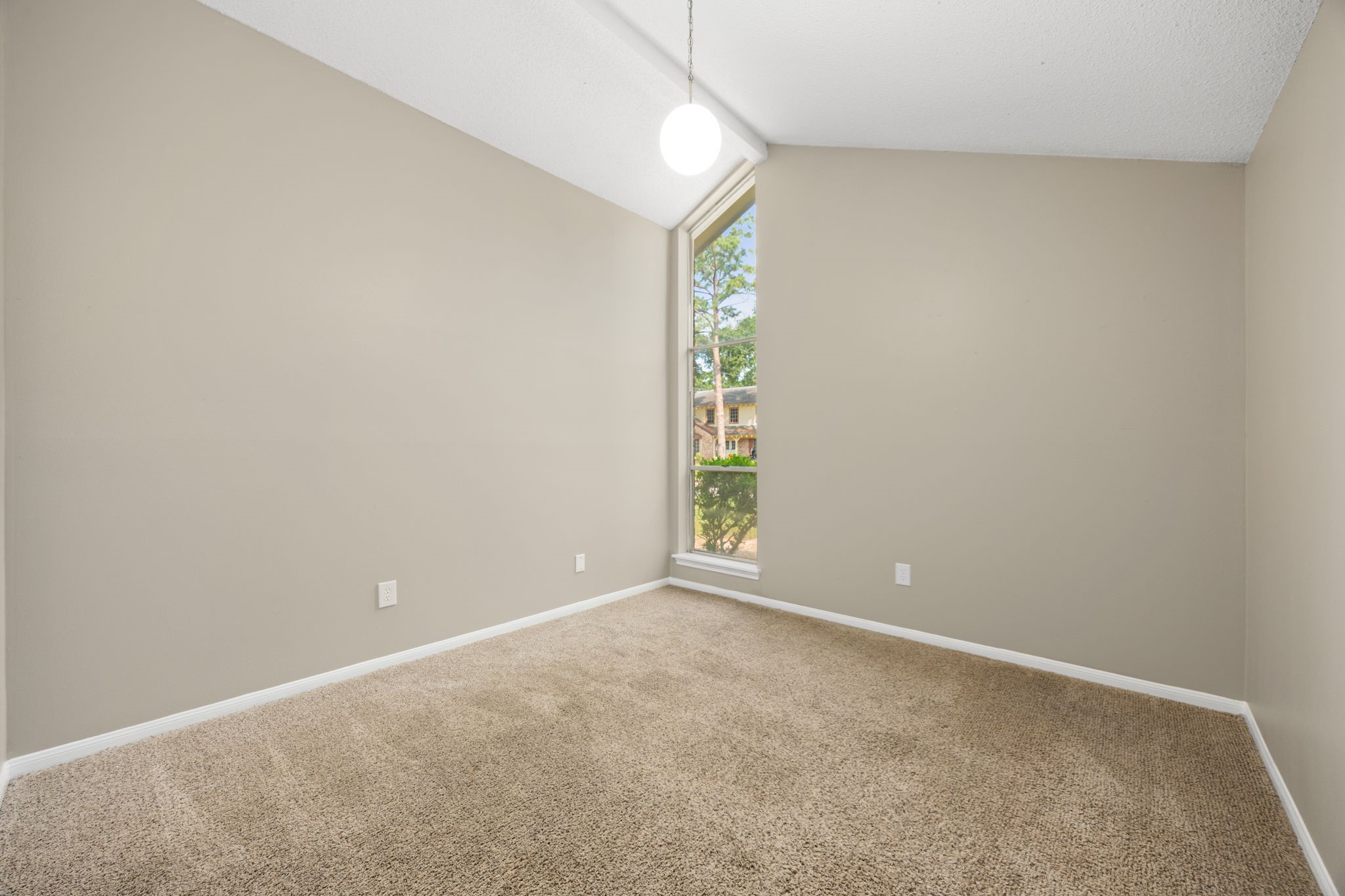 5923 Pebble Springs Drive Property Photo 32